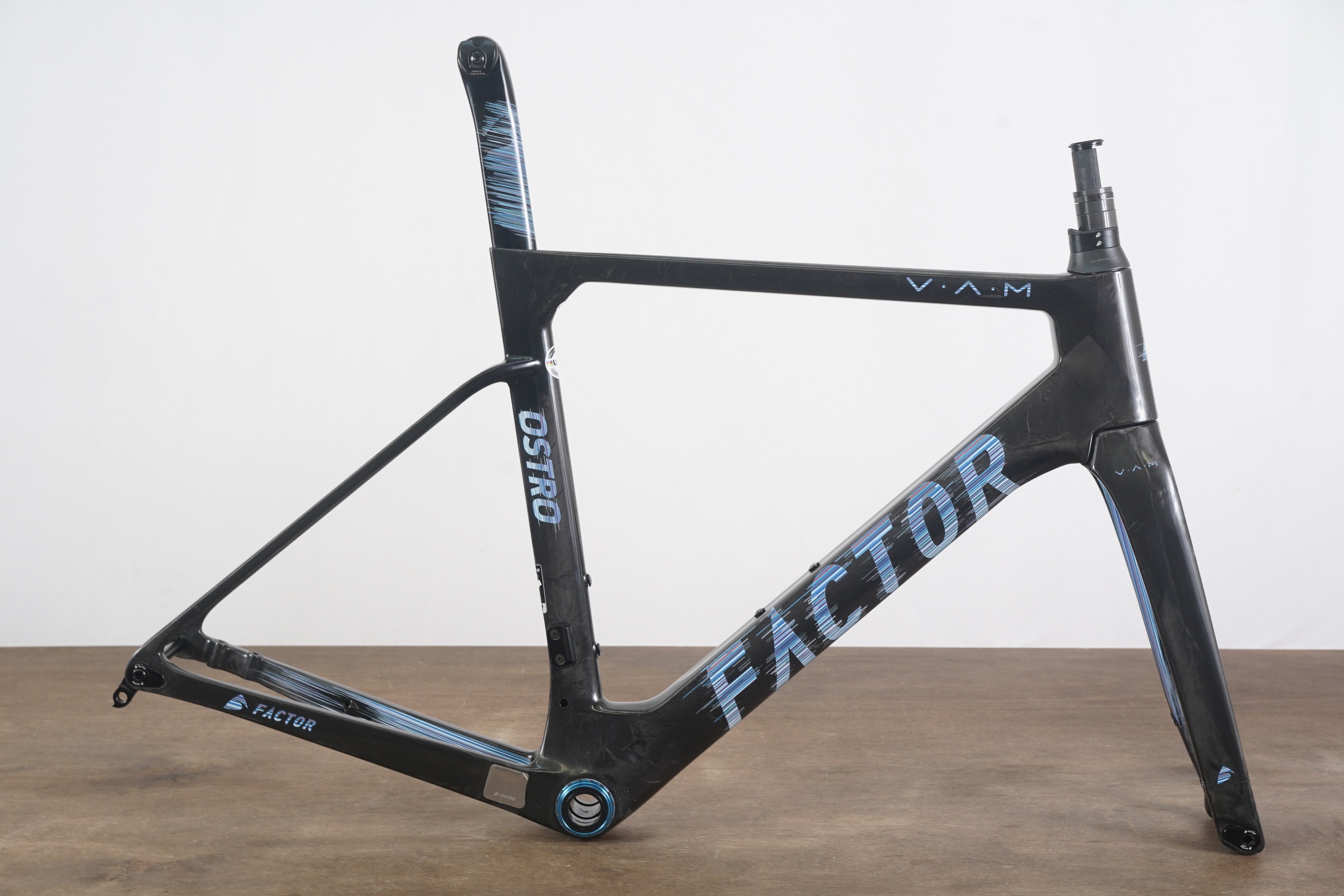 54cm Factor Ostro VAM V1 Carbon Disc Brake Road Frameset – Elevate