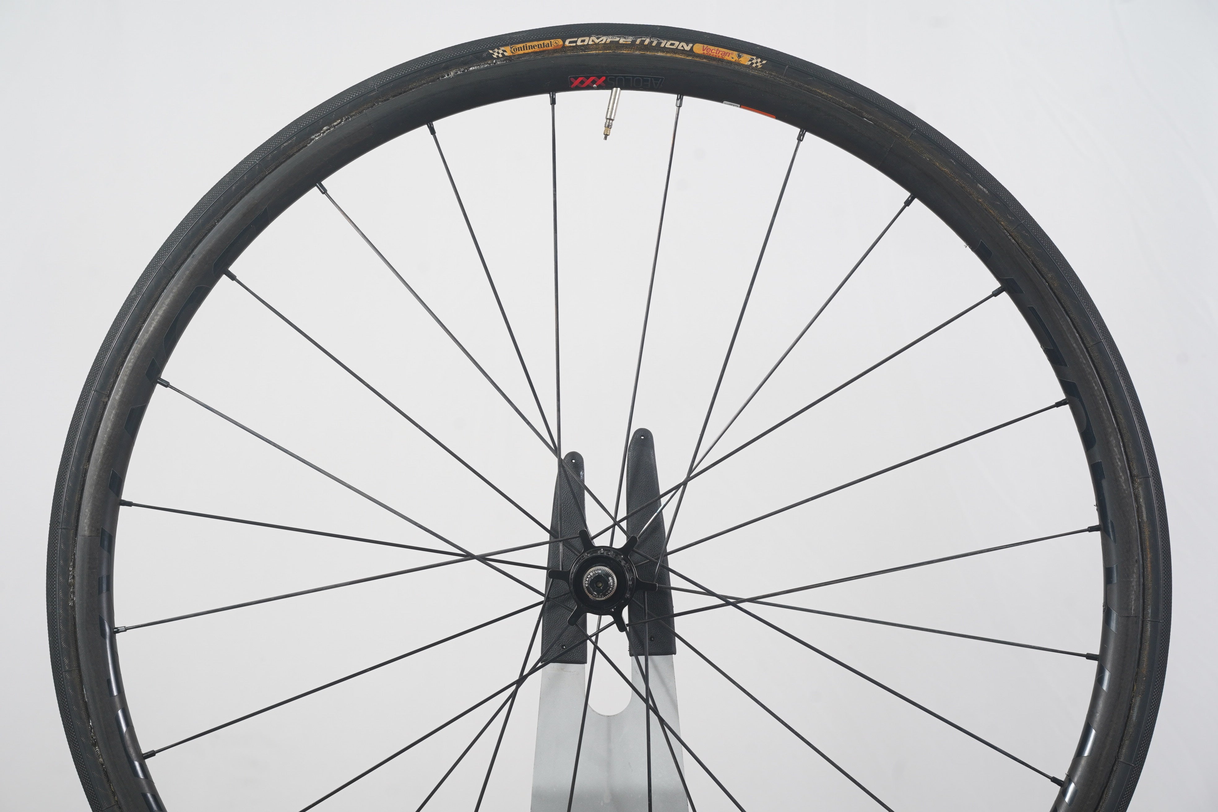Bontrager Aeolus XXX 2 Carbon Tubular Rim Brake Wheelset