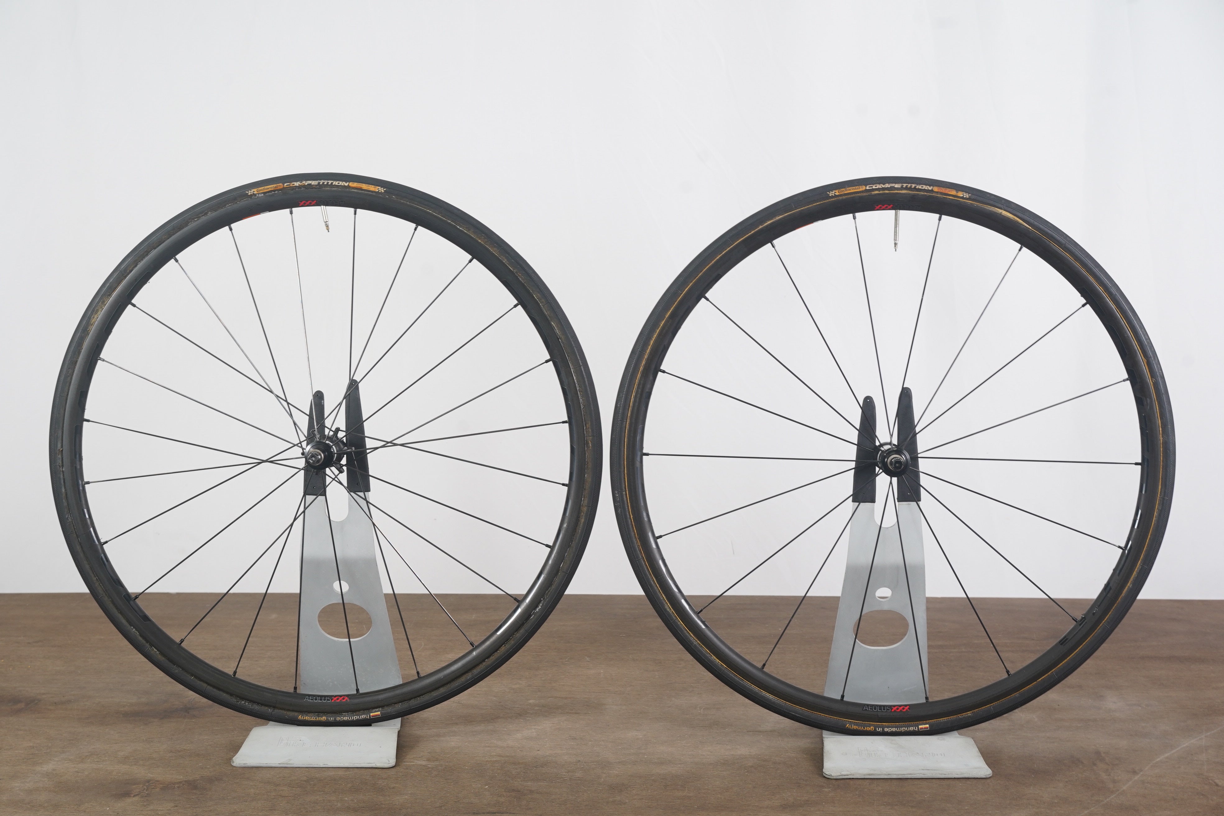 Bontrager Aeolus XXX 2 Carbon Tubular Rim Brake Wheelset