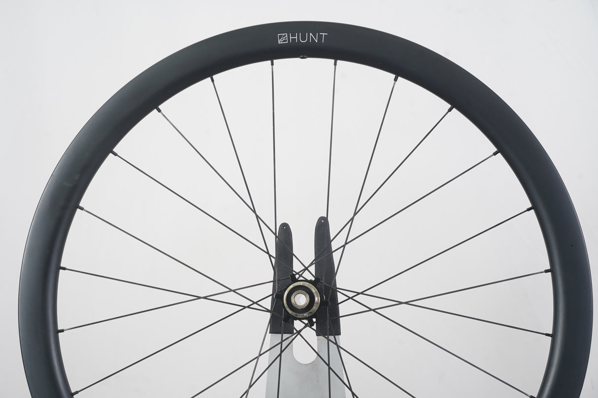 Hunt 30 Carbon Tubeless Disc Brake Wheelset Shimano/SRAM 11 Speed