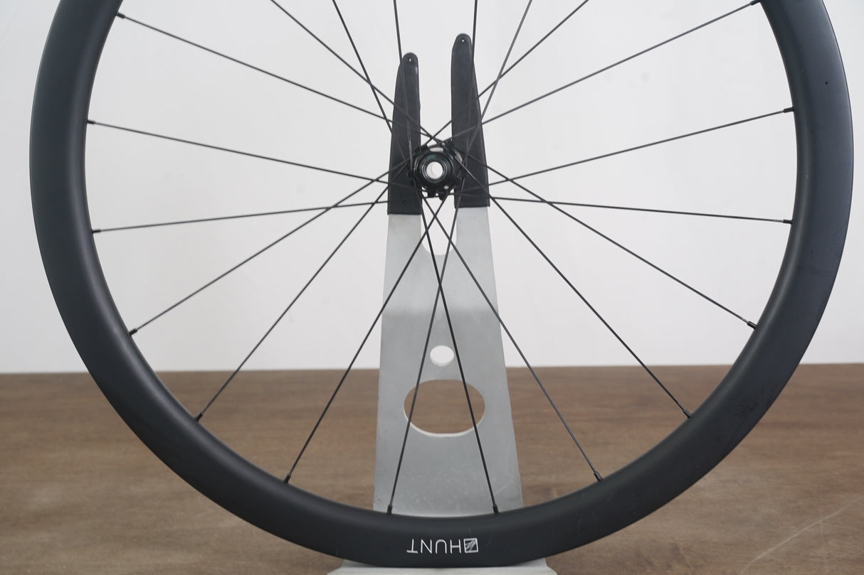 Hunt 30 Carbon Tubeless Disc Brake Wheelset Shimano/SRAM 11 Speed