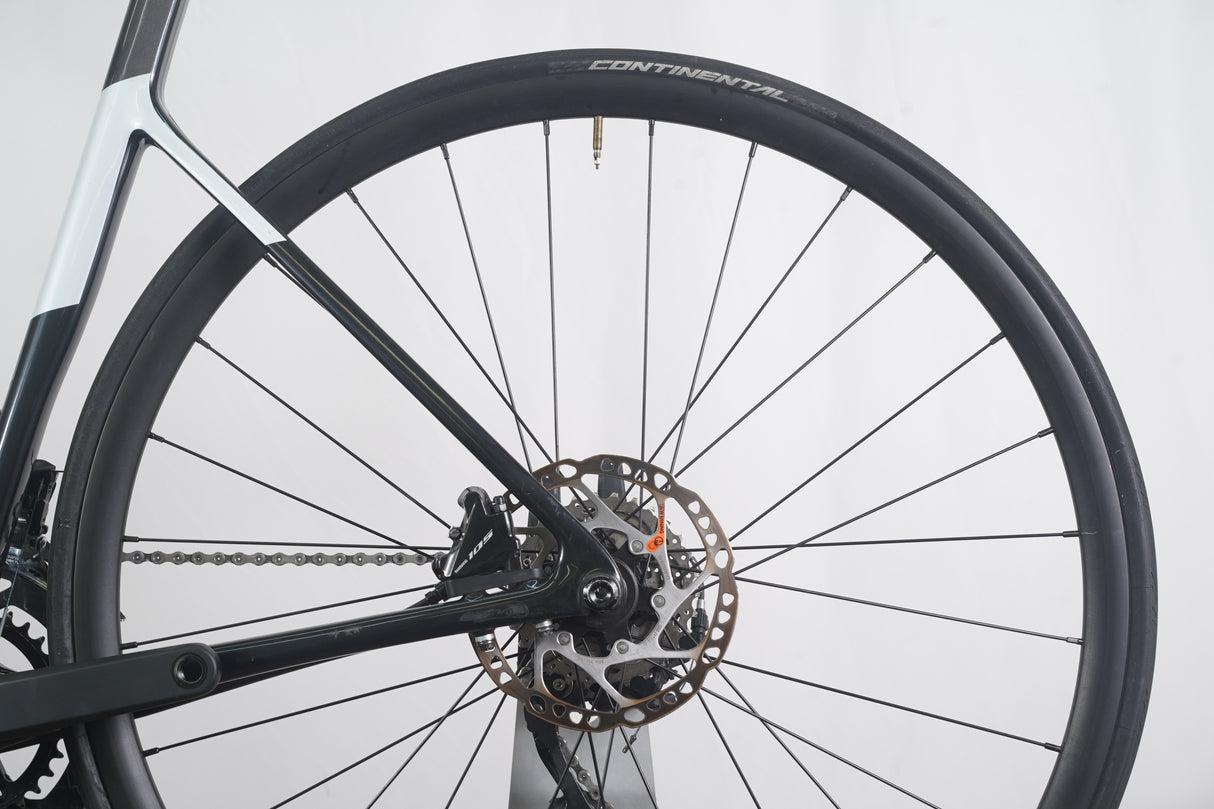 2022 56cm Cannondale SuperSix EVO 105 11 Speed Disc Brake Carbon Road Bike