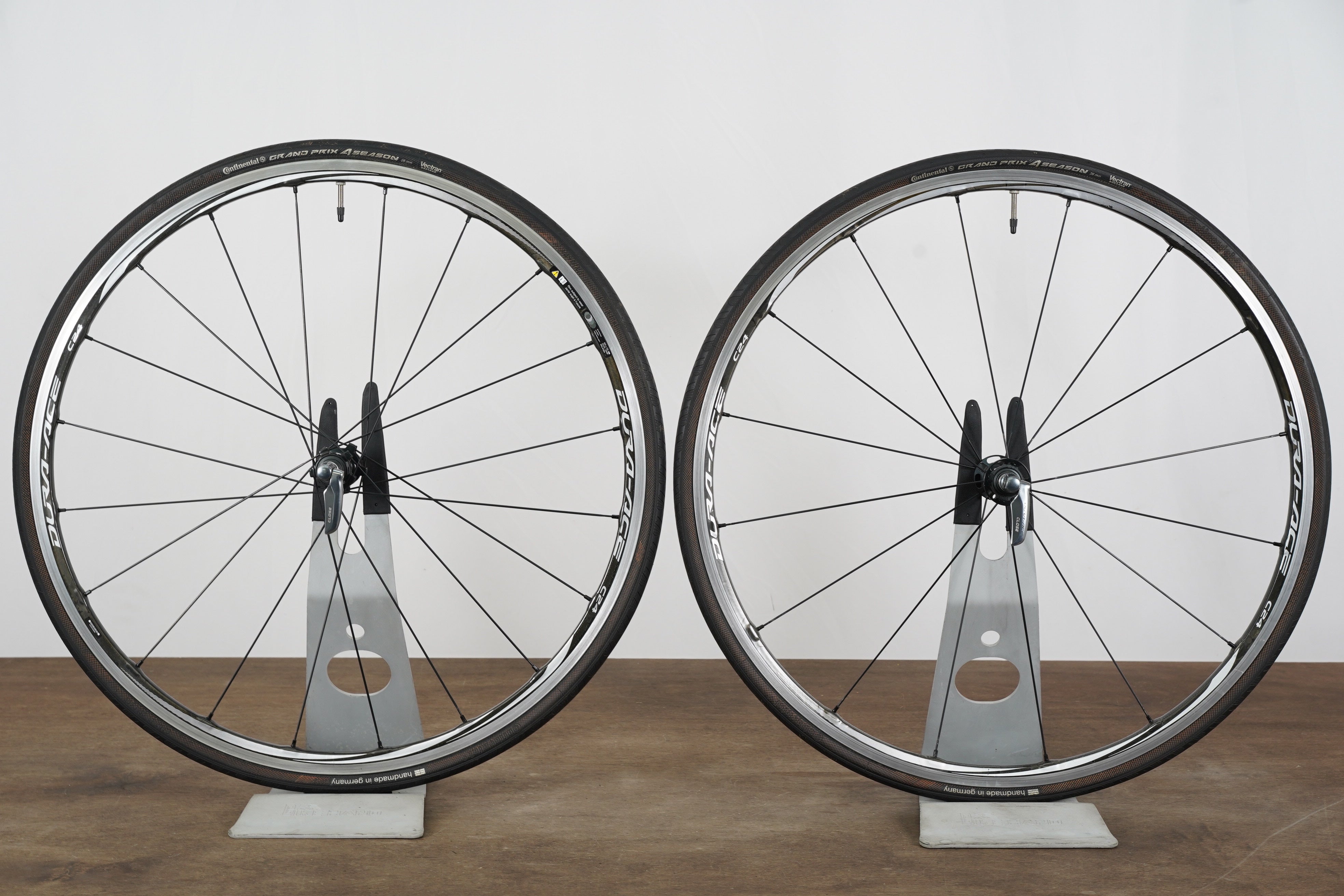 Shimano Dura-Ace WH-9000 C24 Carbon Clincher Rim Brake Wheelset 11