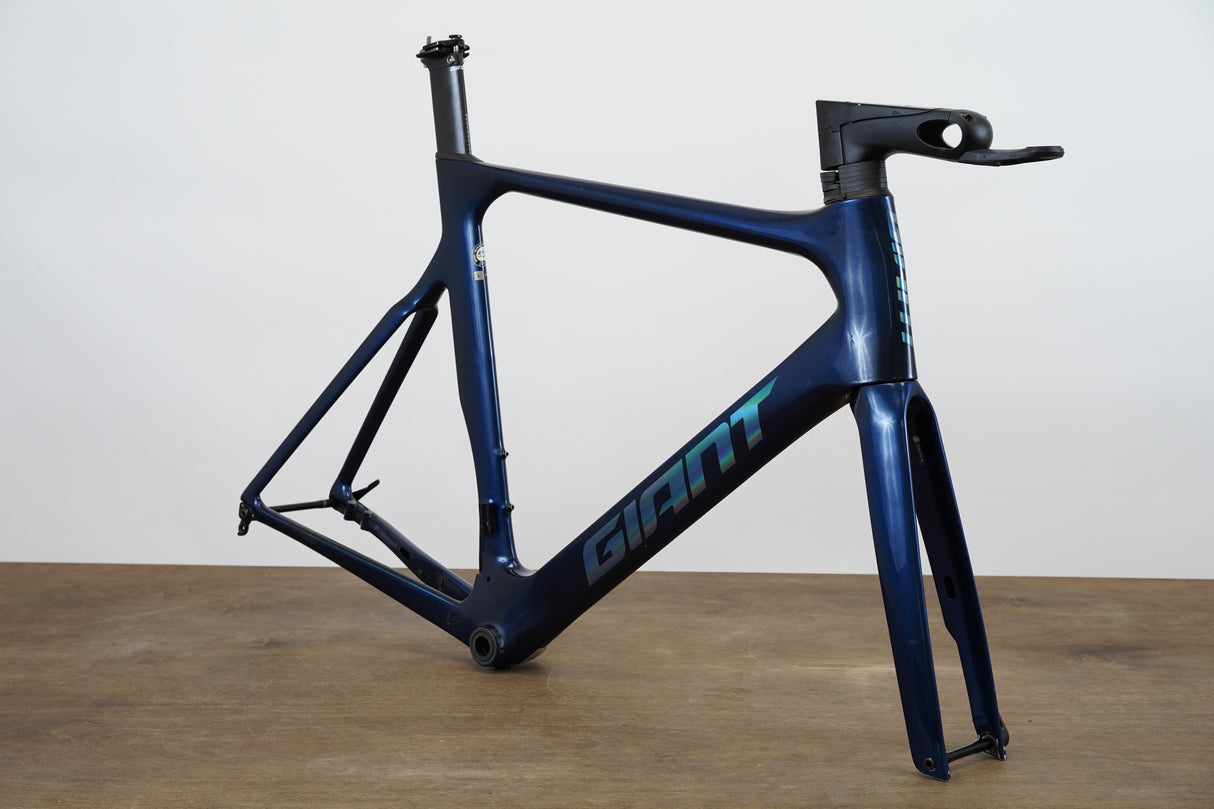 L (Large) Giant Propel Advanced Pro 1 Carbon Aero Disc Brake Road Frameset + Stem