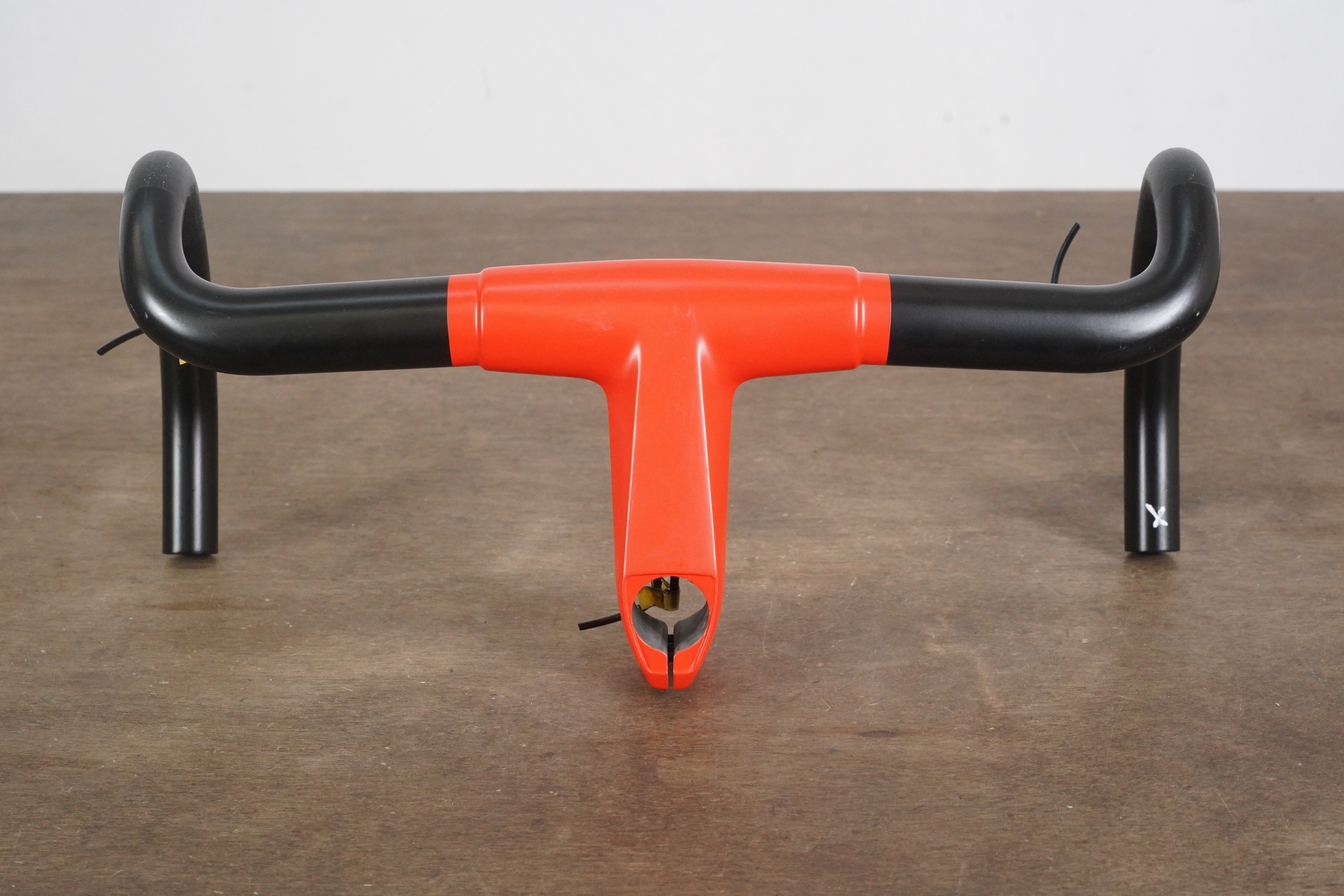 BMC ICS carbon evo 一体ハンドル360-420mm/100mm bmc-2022-cockpit