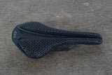 138mm Fizik Antares R1 Versus Evo Adaptive Carbon Rail Road Saddle 177g