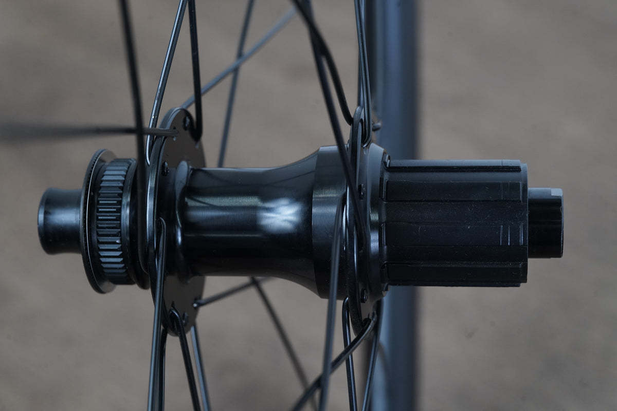 Bontrager Paradigm Comp 23 Alloy Tubeless Clincher Disc Wheelset Shimano 11 Speed