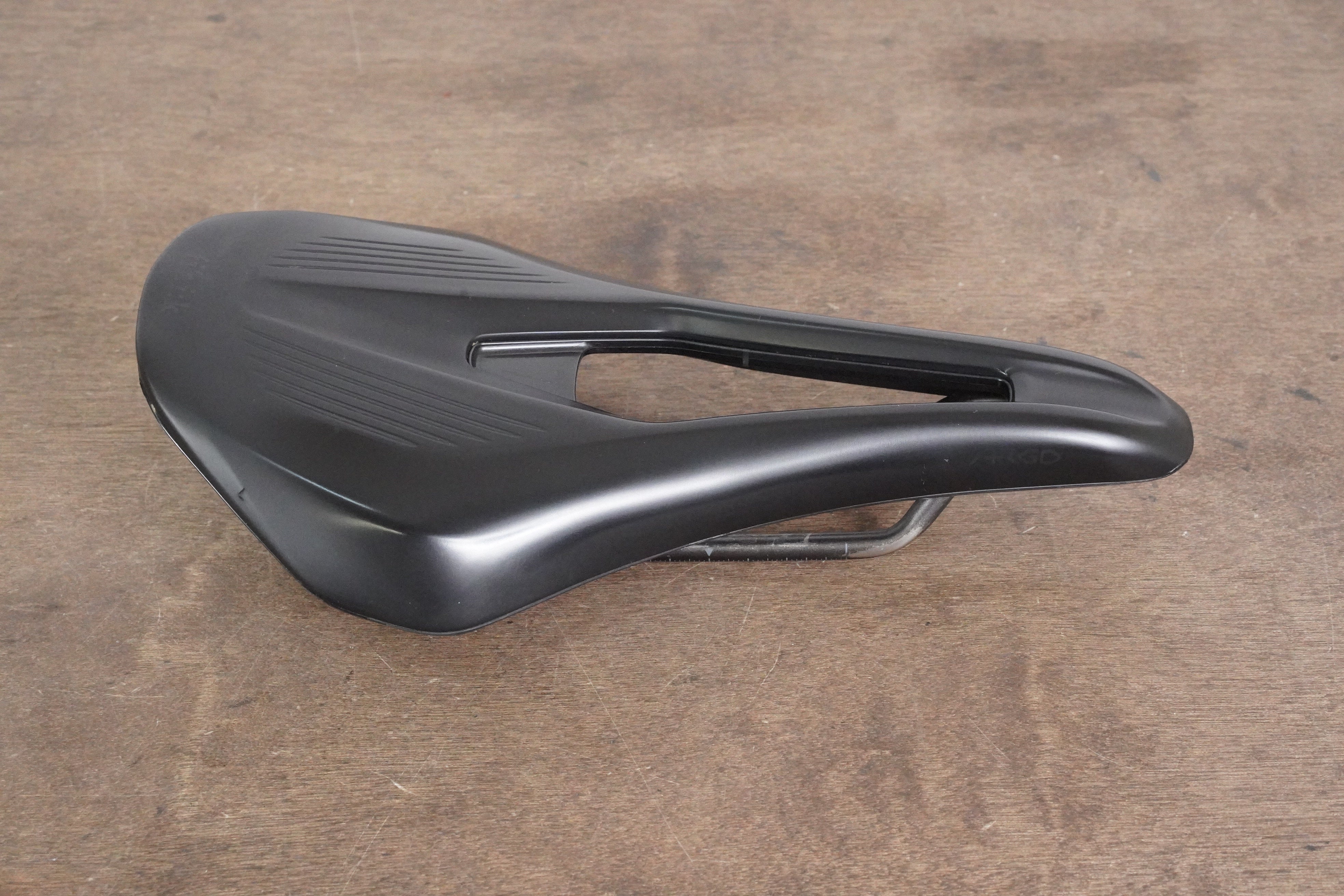 140mm Fizik Argo Vento R3 Kium Rail Road Saddle 220g