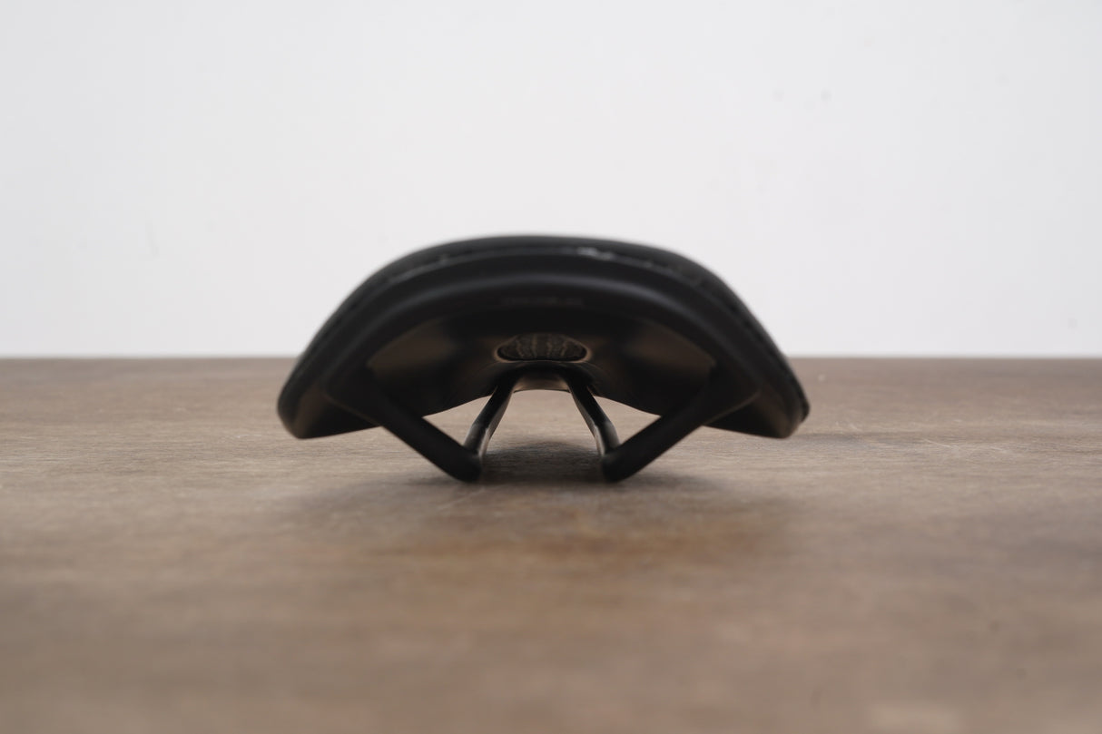 140mm Fizik Argo Vento 00 Adaptive Carbon Rail Road Saddle 173g