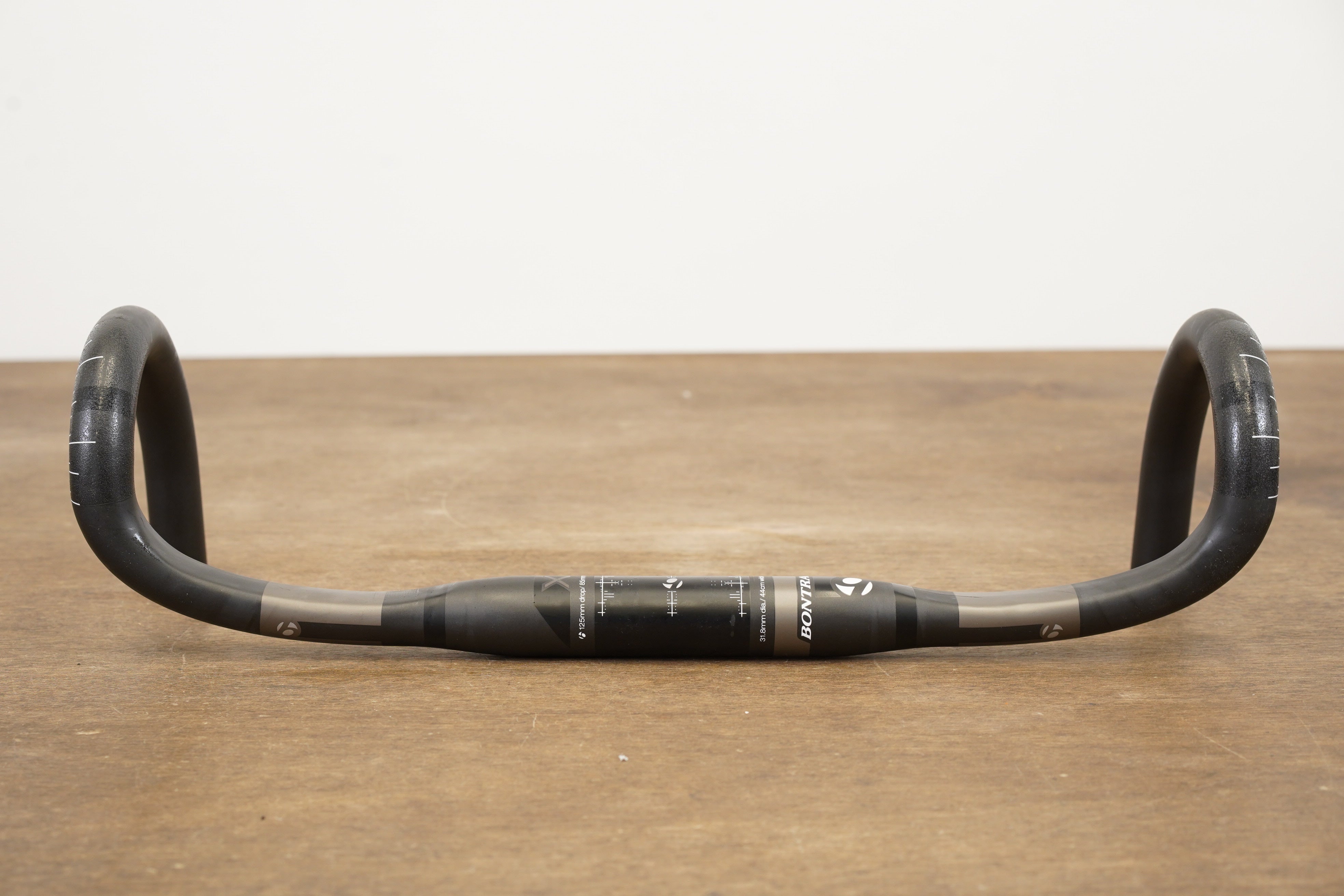 44cm Bontrager XXX VR-C OCLV Carbon Compact Road Handlebar 31.8mm