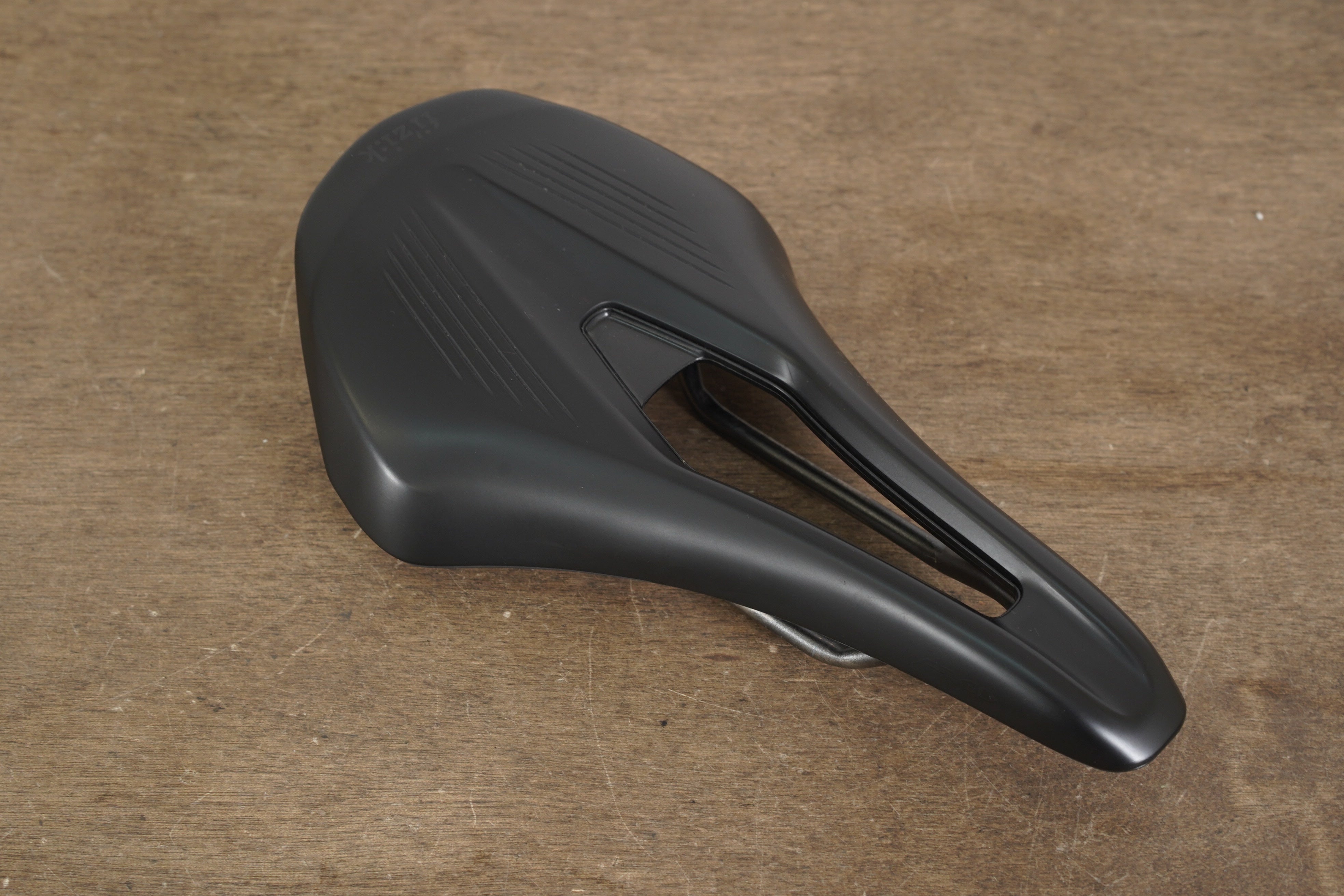150mm Fizik Argo Vento R3 Kium Rail Road Saddle 230g – Elevate Cycling