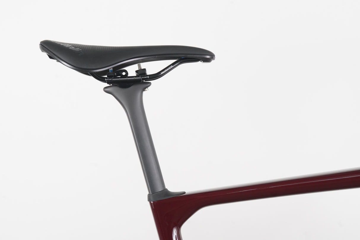 NEW 2025 56cm Cervelo Caledonia 5 Carmine Rival AXS Carbon Disc Road Bike