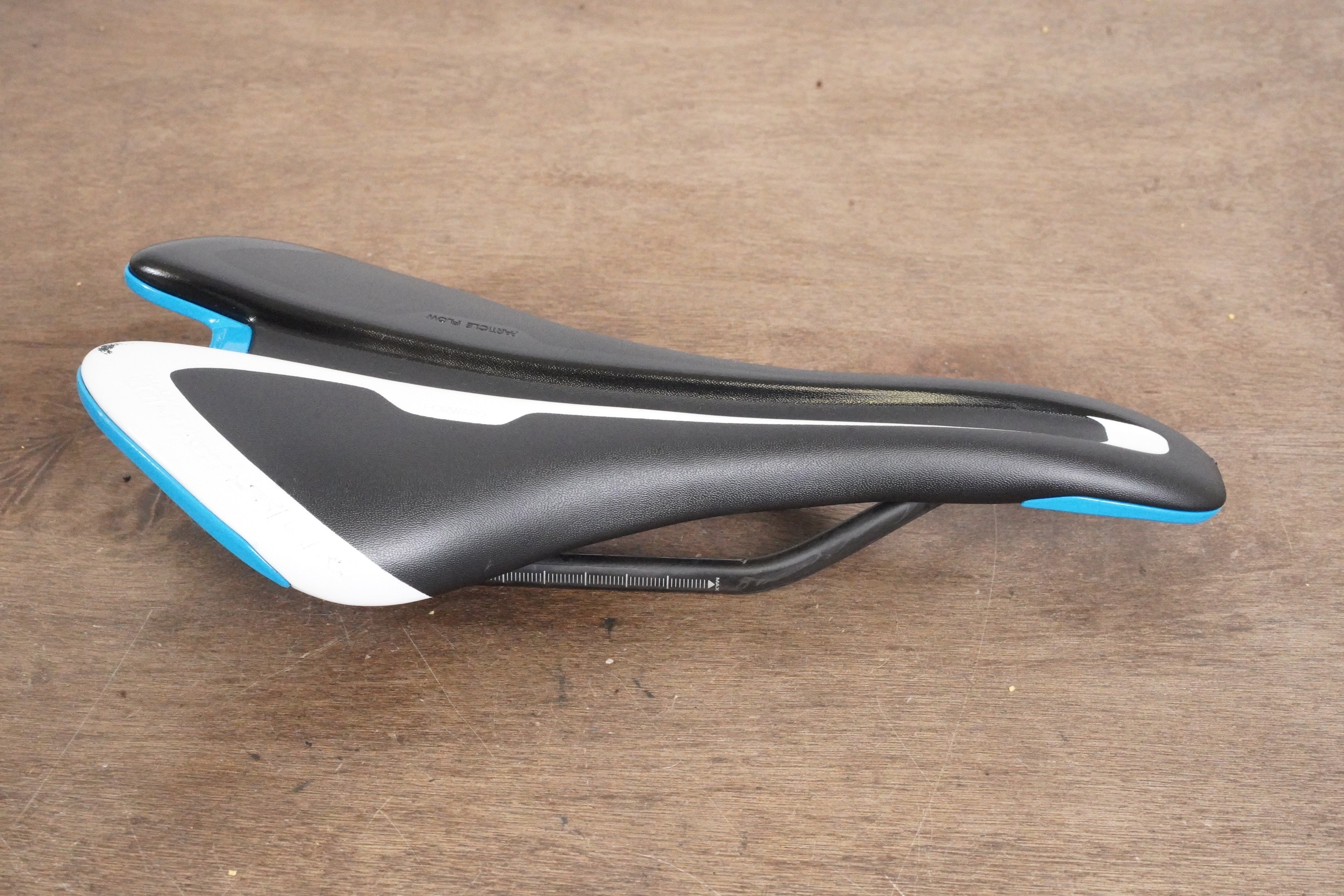 Giant contact slr saddle on sale