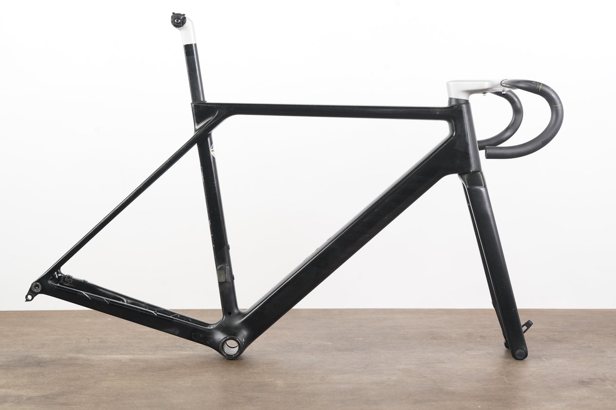 2024 M (Medium) Canyon Ultimate CF SLX Carbon Disc Road Frameset + Cockpit