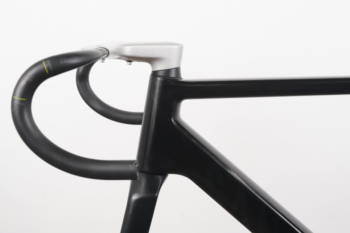 2024 M (Medium) Canyon Ultimate CF SLX Carbon Disc Road Frameset + Cockpit