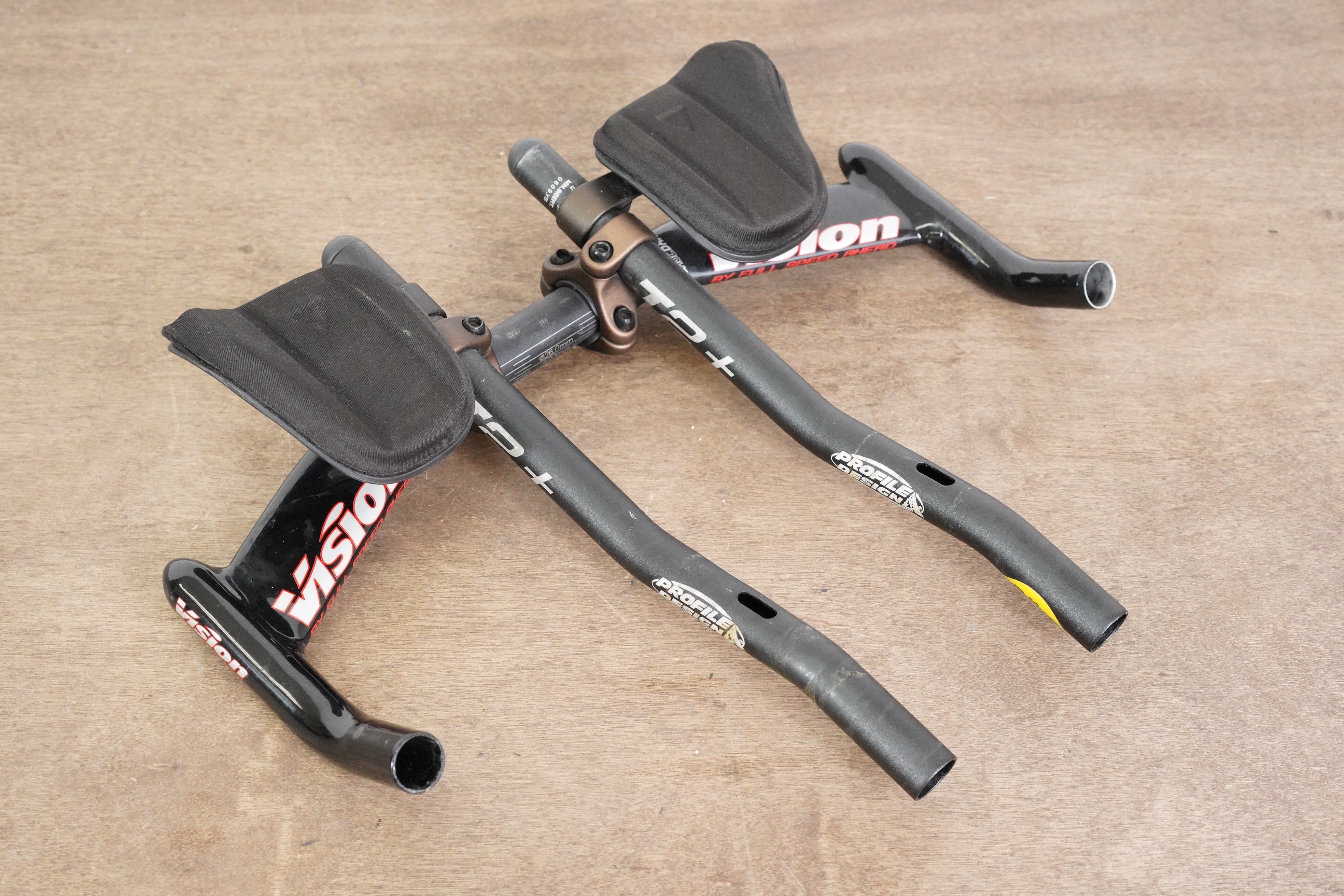 40cm Vision Alloy Aero TT Handlebar + Profile Design T2+ 40cm Vision Alloy Aero TT Handlebar + Profile Design T2+