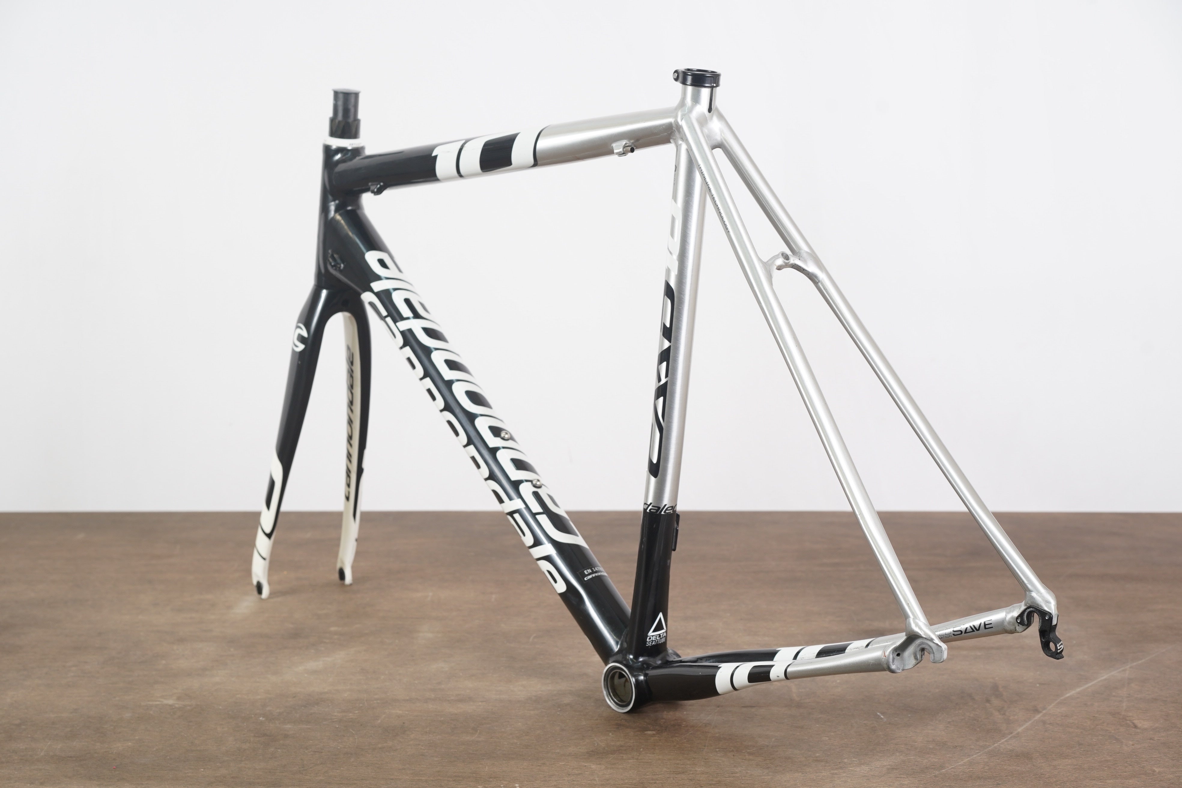 56cm Cannondale CAAD10 Alloy Rim Brake Road Frameset CAAD 10 56cm Cannondale CAAD10 Alloy Rim Brake Road Frameset CAAD 10