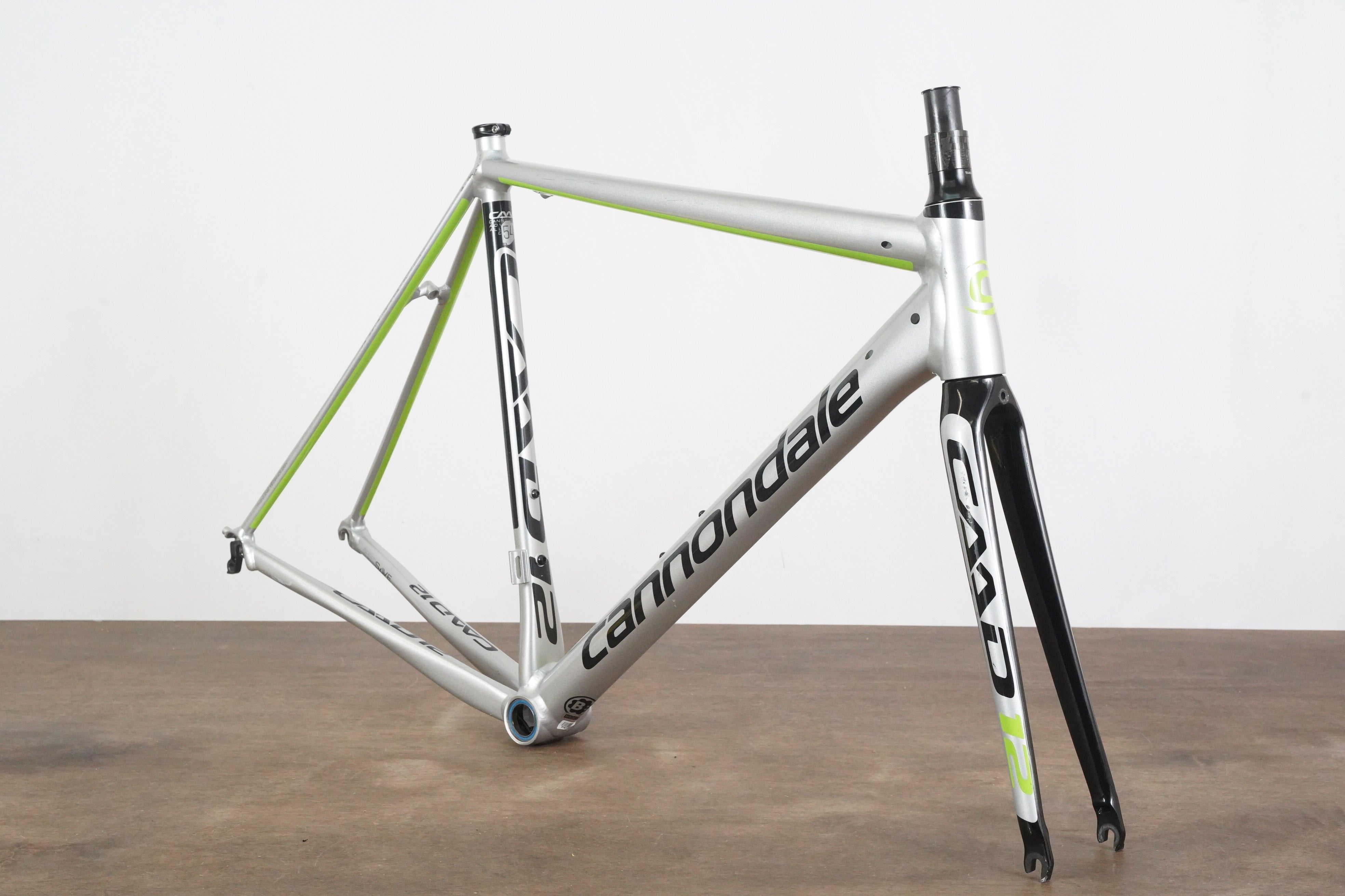 キャノンデール　CAAD12 Cannondale CAAD12 Dura-Ace Road Bike Review – Aluminum Race Bike