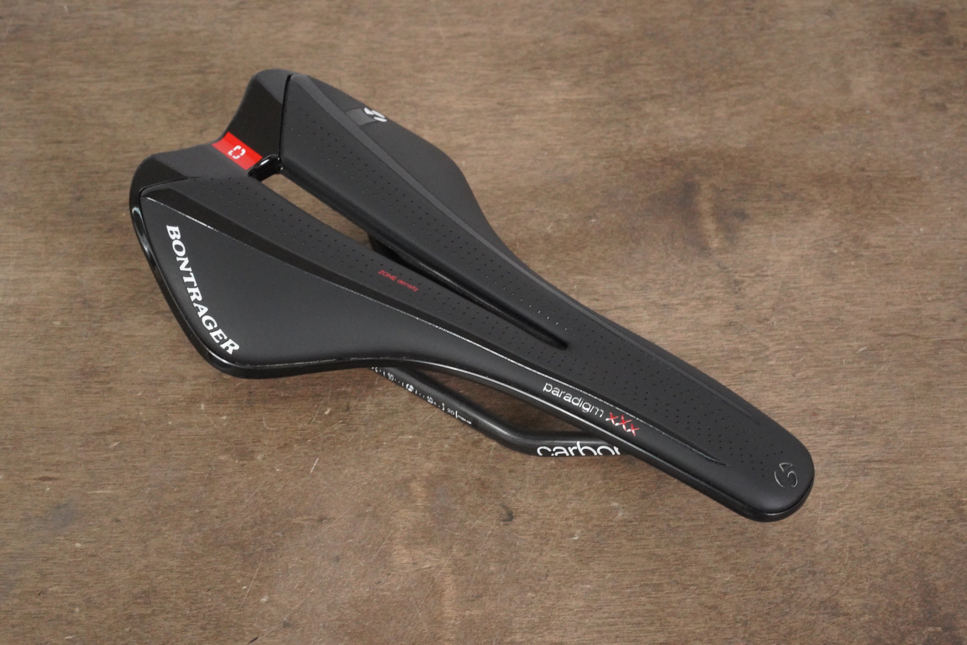 ボントレガー　Paradigm xxxカーボン　サドル 138mm Bontrager Paradigm XXX Carbon Rail Road Saddle 149g