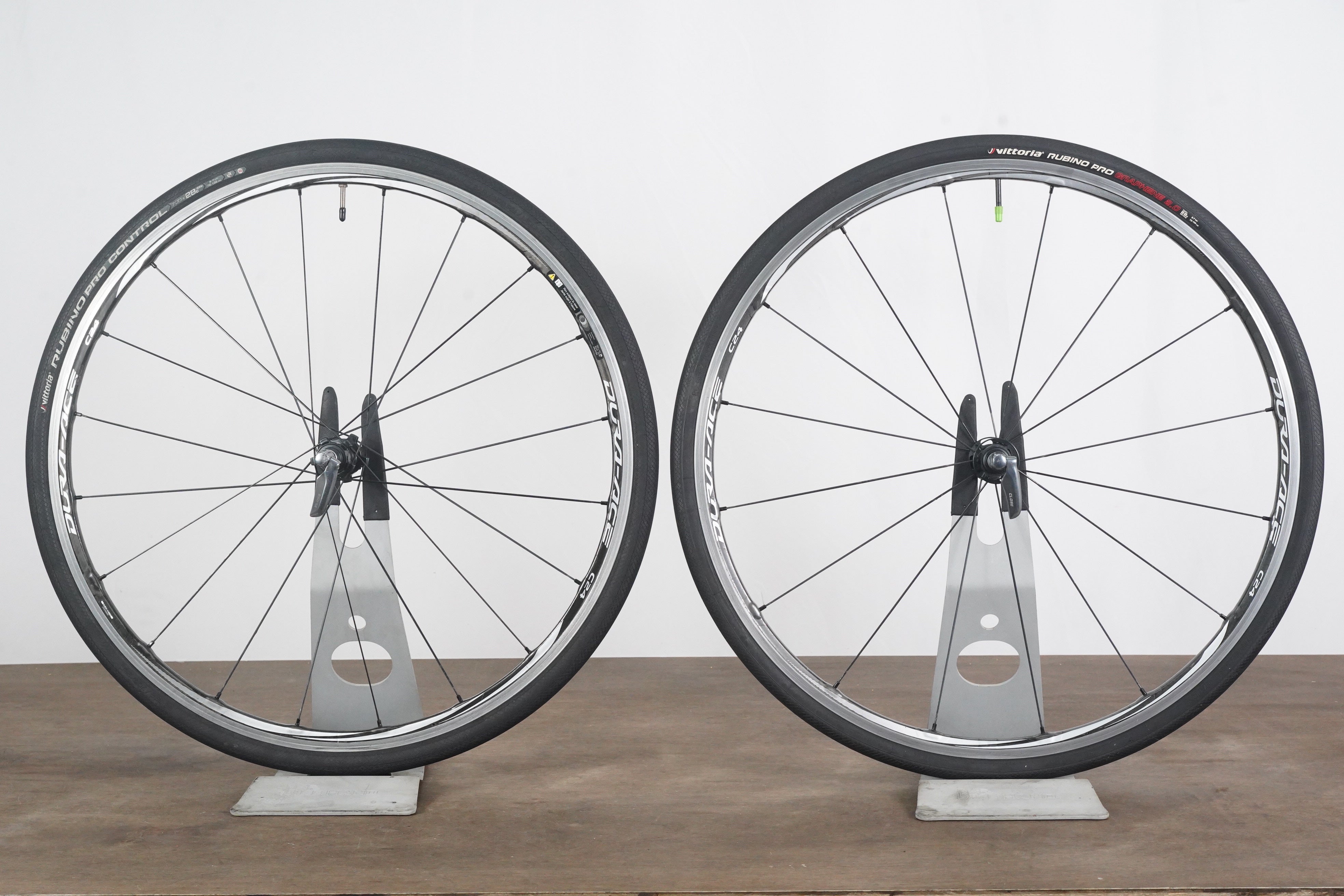 【手渡し】DURA-ACE WH-9000 C24 SHIMANO Shimano Dura-Ace WH-9000 C24 Carbon Clincher Rim Brake