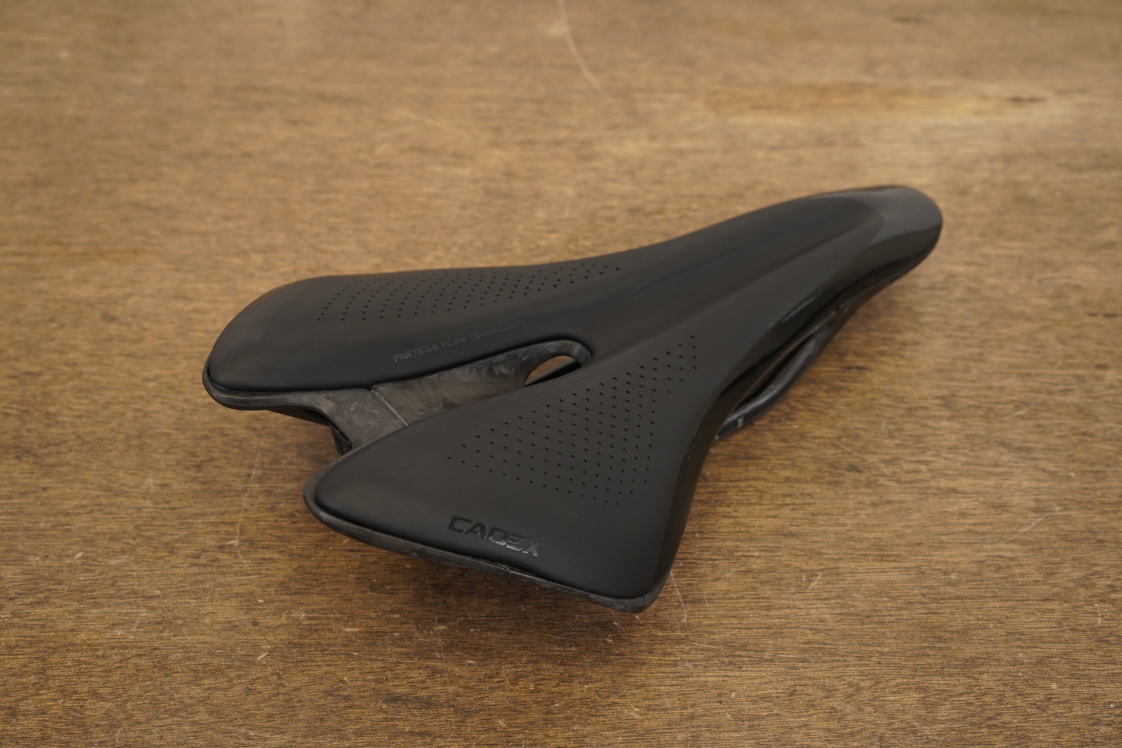 150mm Cadex Boost Carbon Rail Road Saddle 142g – Elevate Cycling