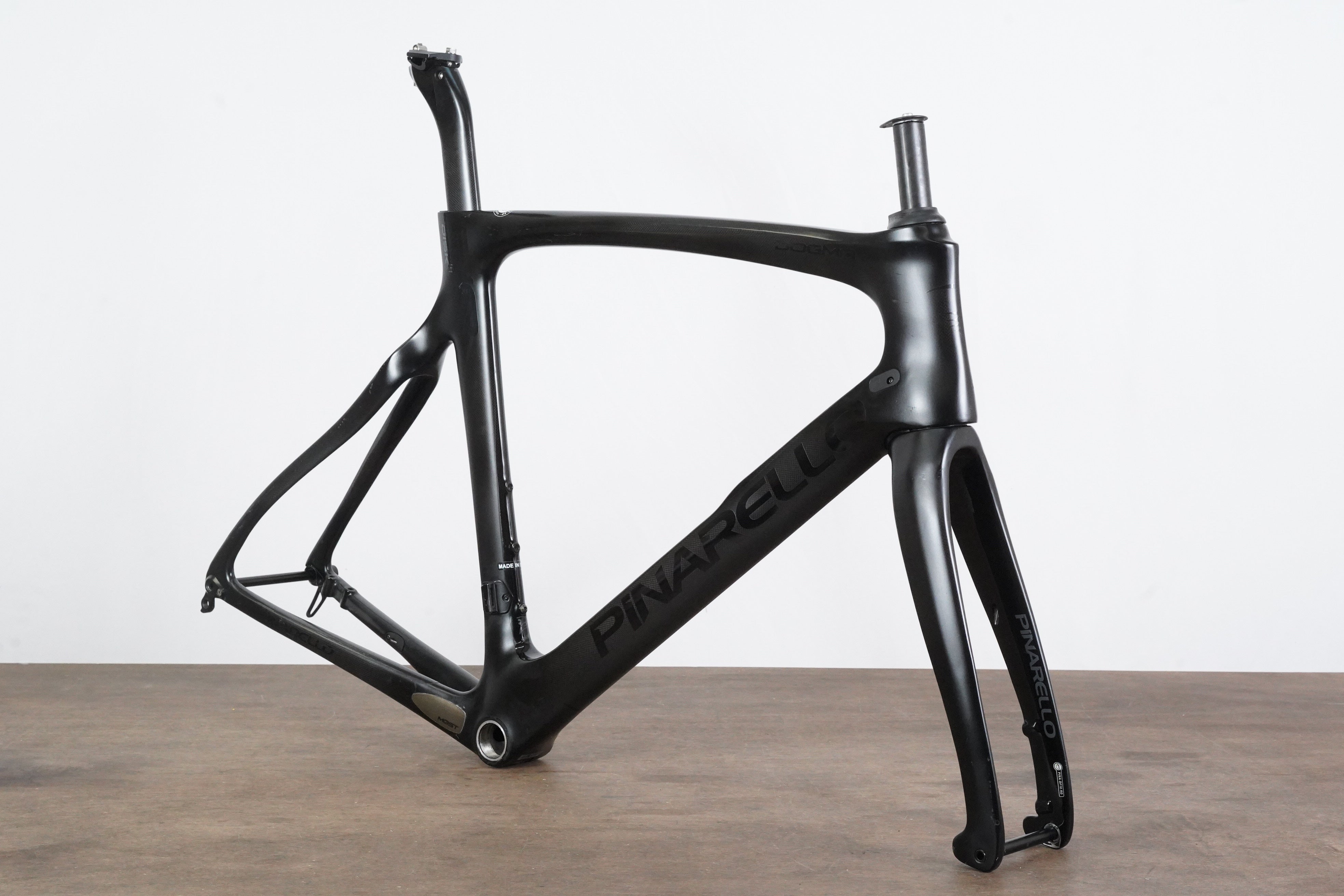 58cm Pinarello Dogma F10 Carbon Disc Brake Frameset – Elevate Cycling