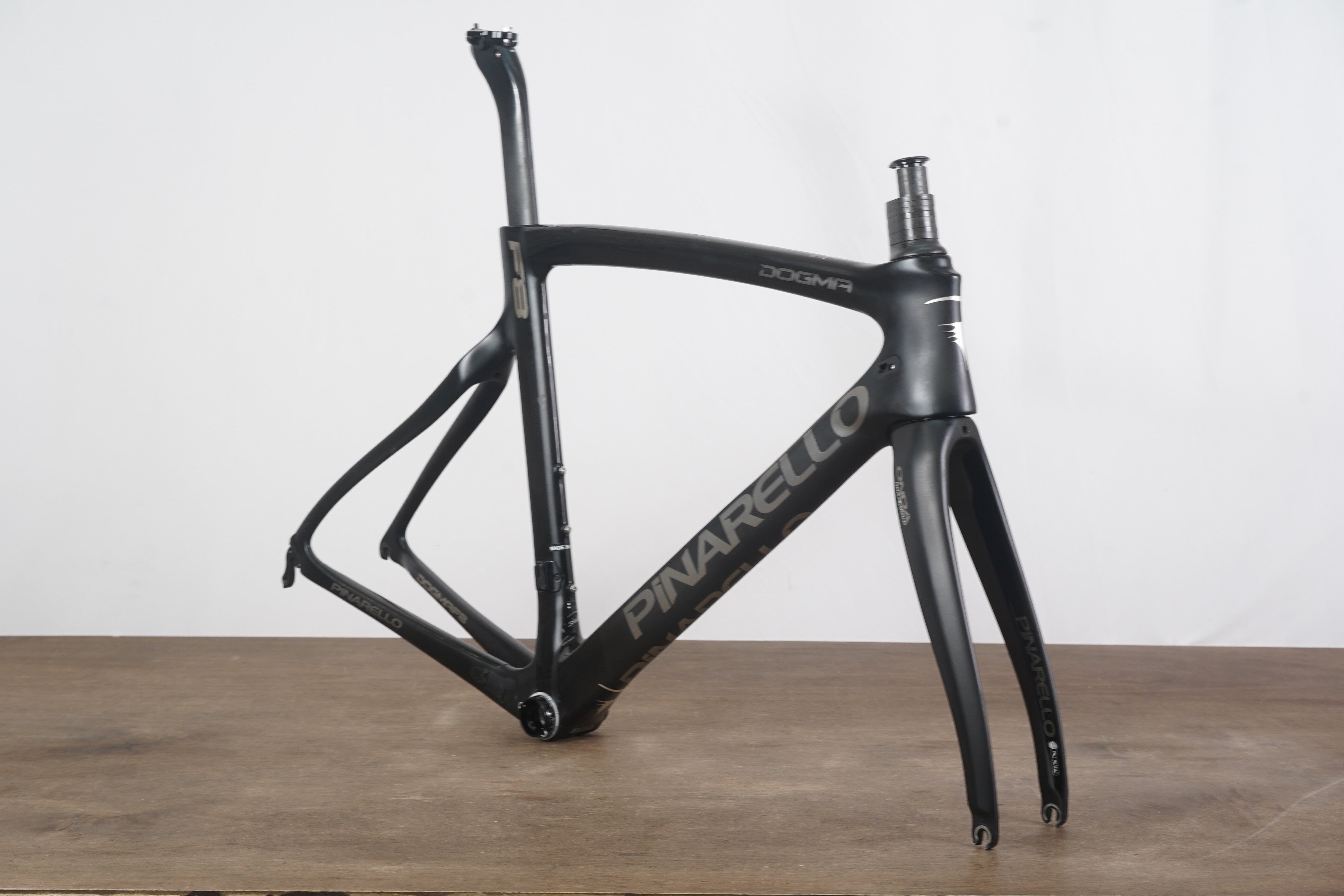 53cm Pinarello Dogma F8 Carbon Rim Brake Frameset – Elevate Cycling