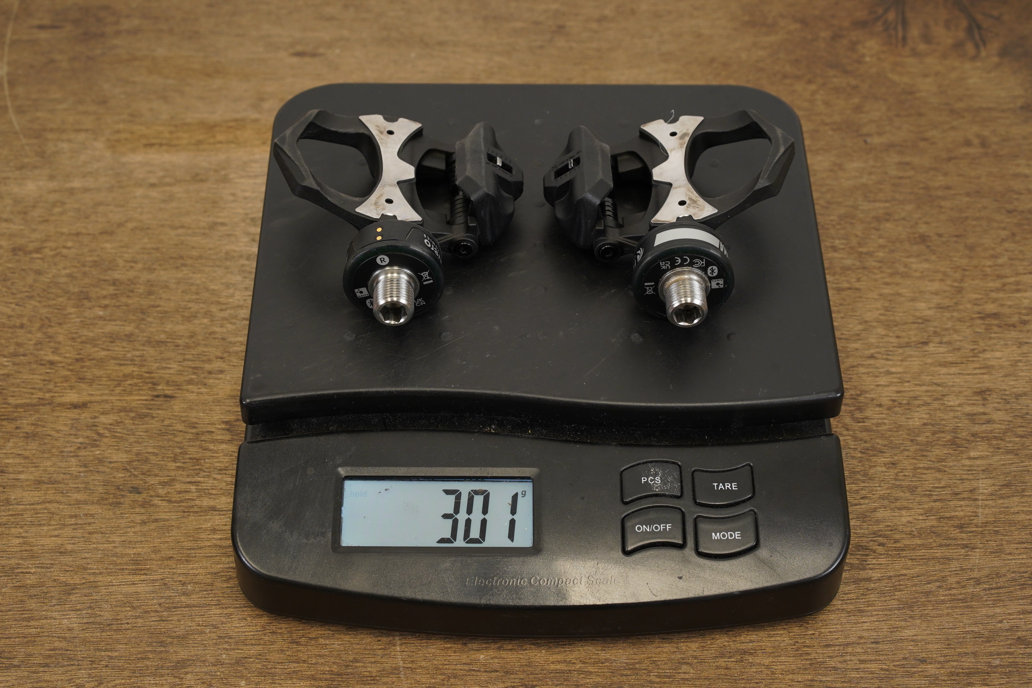 Favero Assioma Duo Dual Power Meter Road Pedals + Chargers +