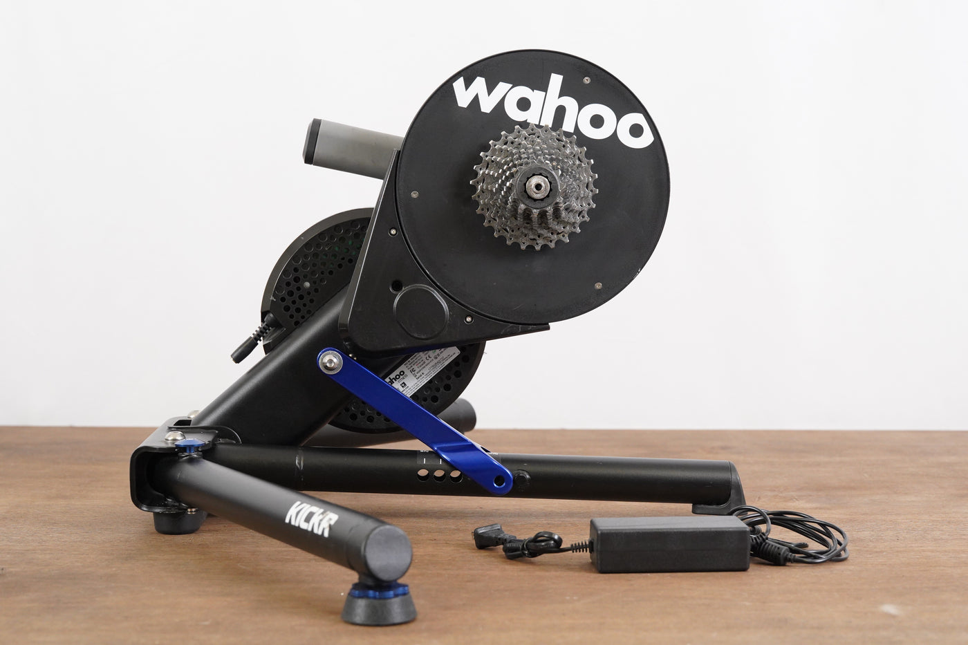 Wahoo KICKR Indoor Bicycle Trainer + Cassette