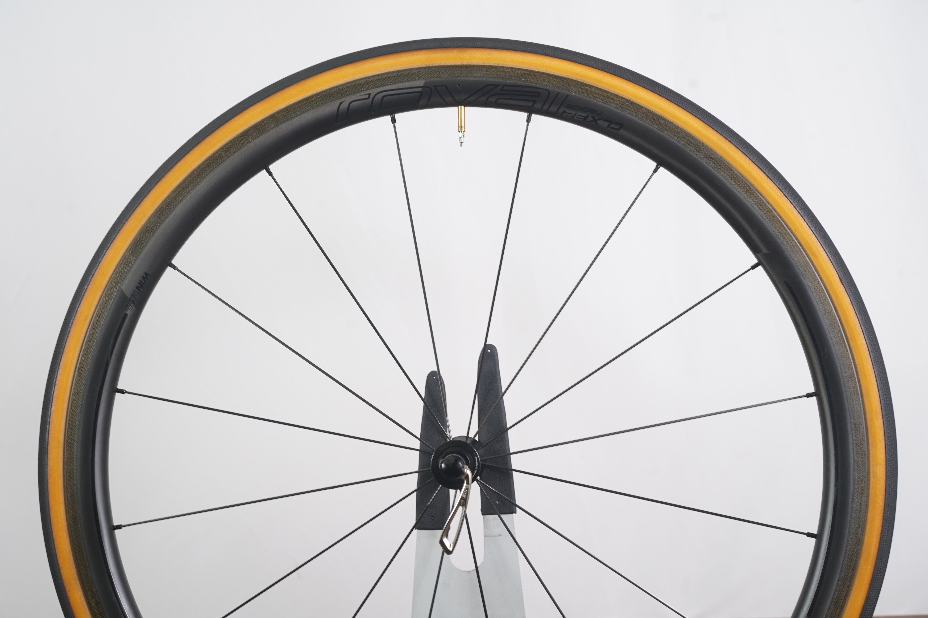 Roval CLX 32 Carbon Tubeless Clincher Rim Brake Wheelset Shimano