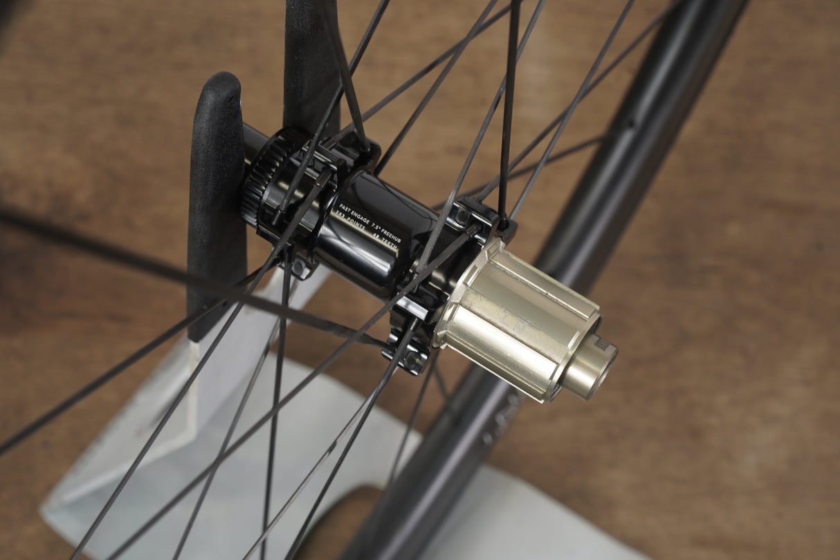 Hunt 44/46 Aerodynamicist Carbon Spoke Carbon Tubeless Disc Wheelset 11 Speed