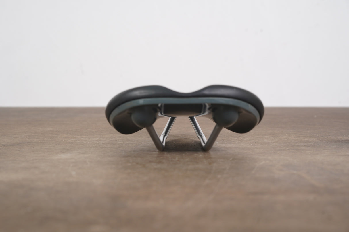 142mm (Shallow) Fabric Scoop Cr-Mo Rail Road Saddle 264g