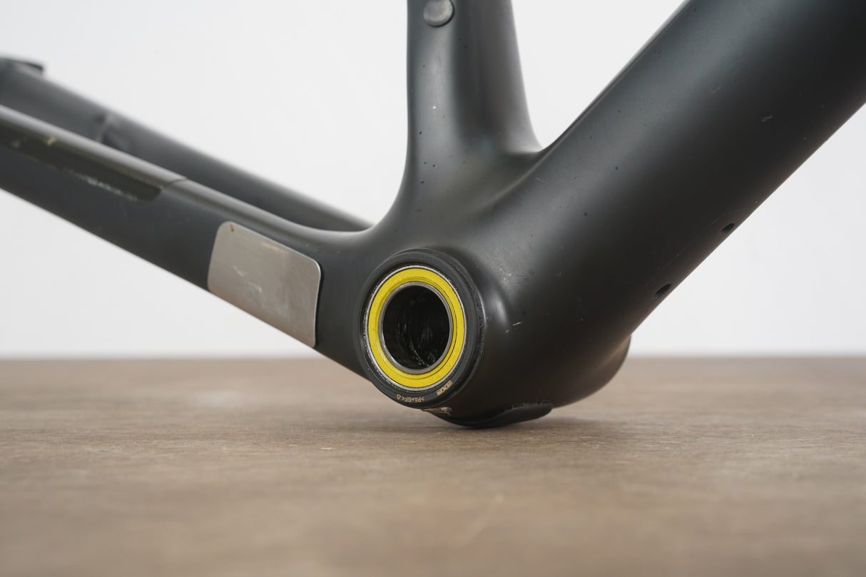 M (Medium) Canyon Ultimate CF SLX Carbon Disc Brake Road Frameset