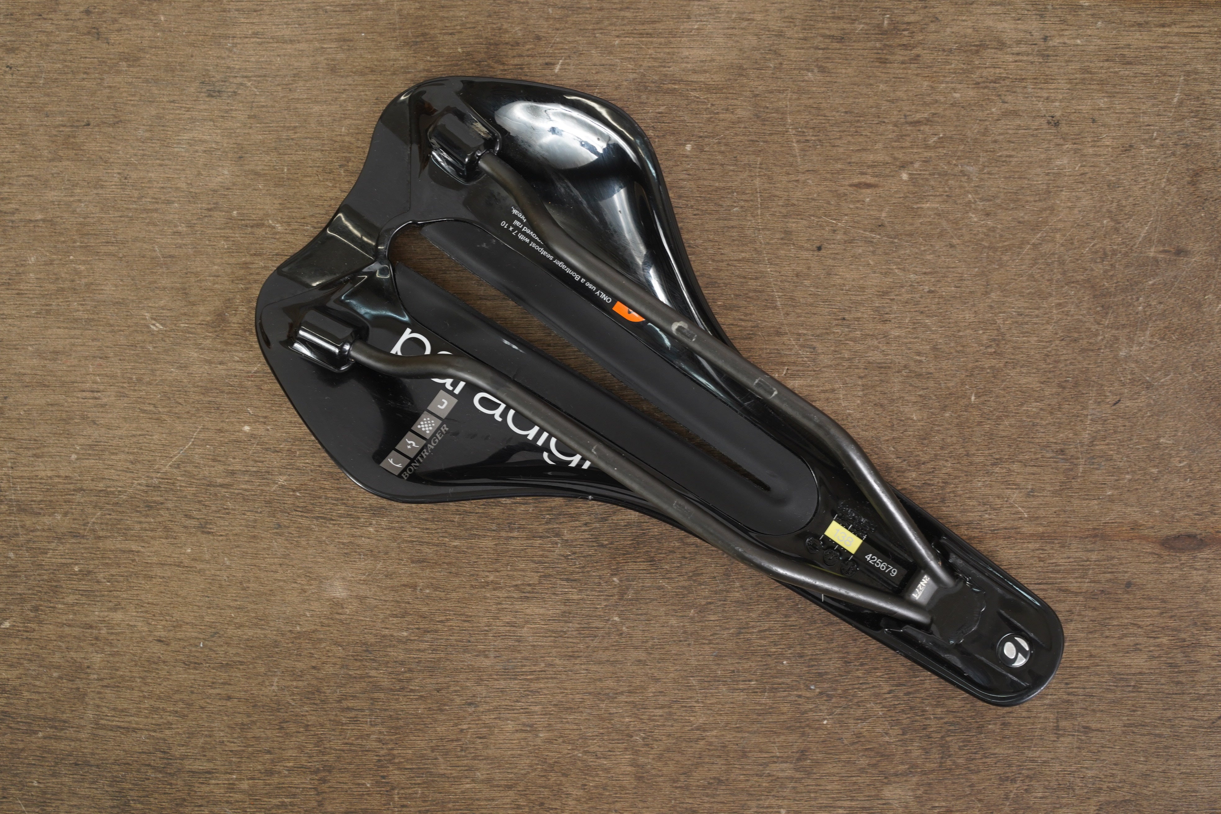 138mm Bontrager Paradigm XXX Carbon Rail Road Saddle 149g
