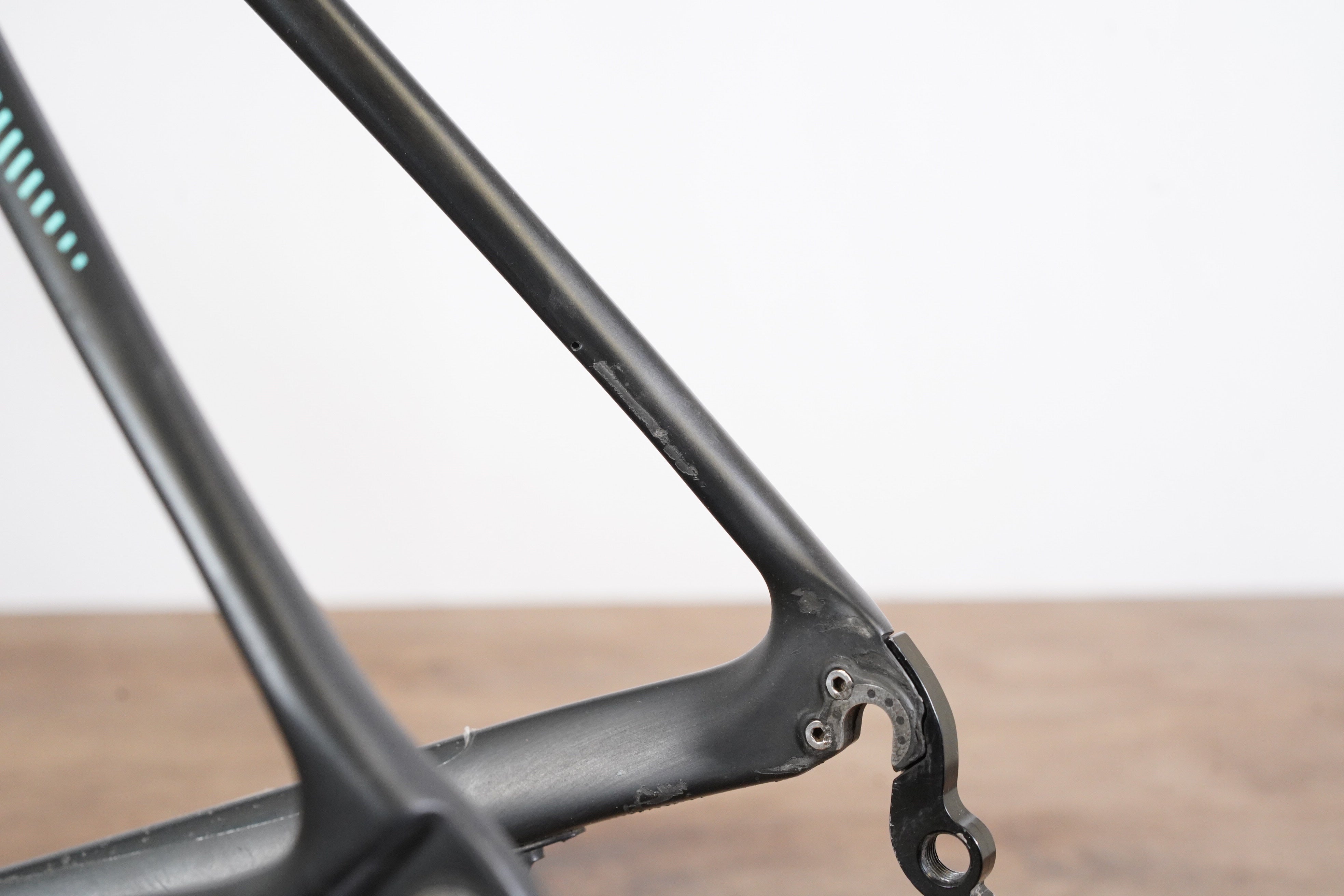57cm Bianchi Oltre XR3 Carbon Rim Brake Road Frameset – Elevate