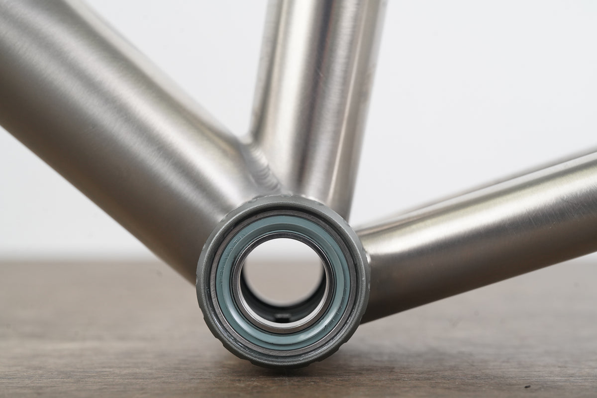 M (Medium) Lynskey Signature Classic Wireless Titanium Rim Brake Road Frameset