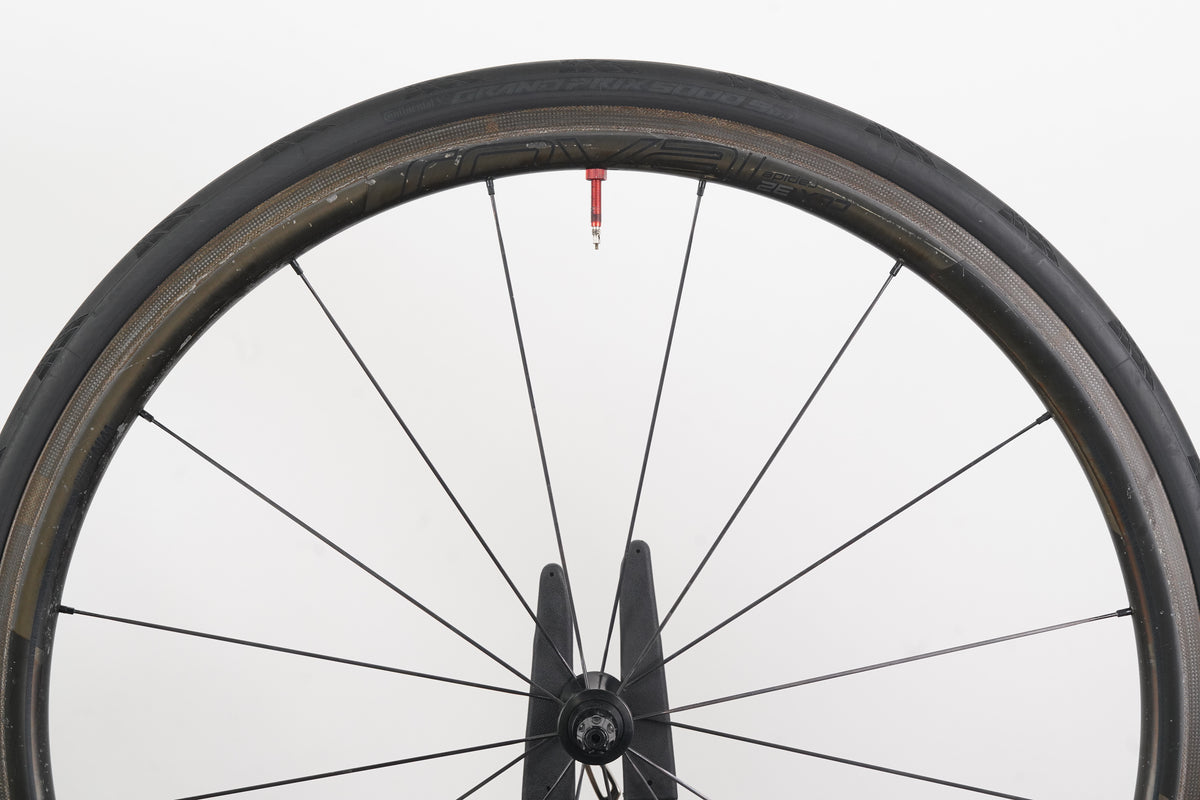 Roval CLX 32 Carbon Tubeless Clincher Rim Brake Wheelset Shimano/SRAM 11 Speed