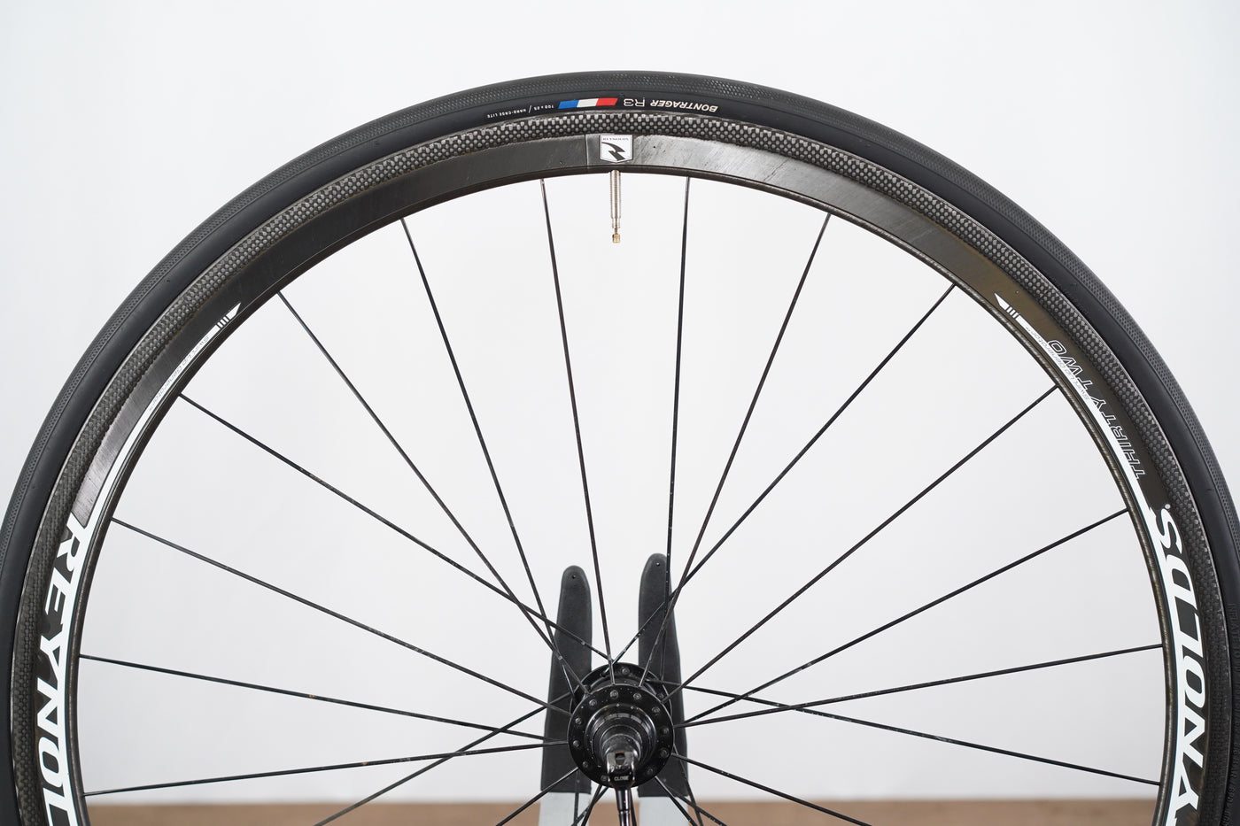 Reynolds 32 store carbon clincher wheelset