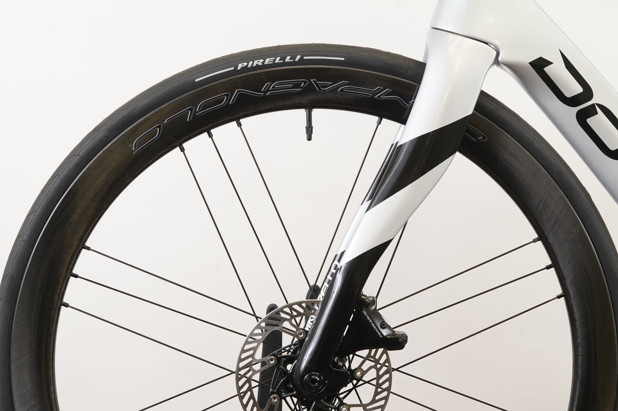 NEW 2023 57.5cm Pinarello Dogma F Campagnolo WRL Bora WTO Carbon Disc Bike