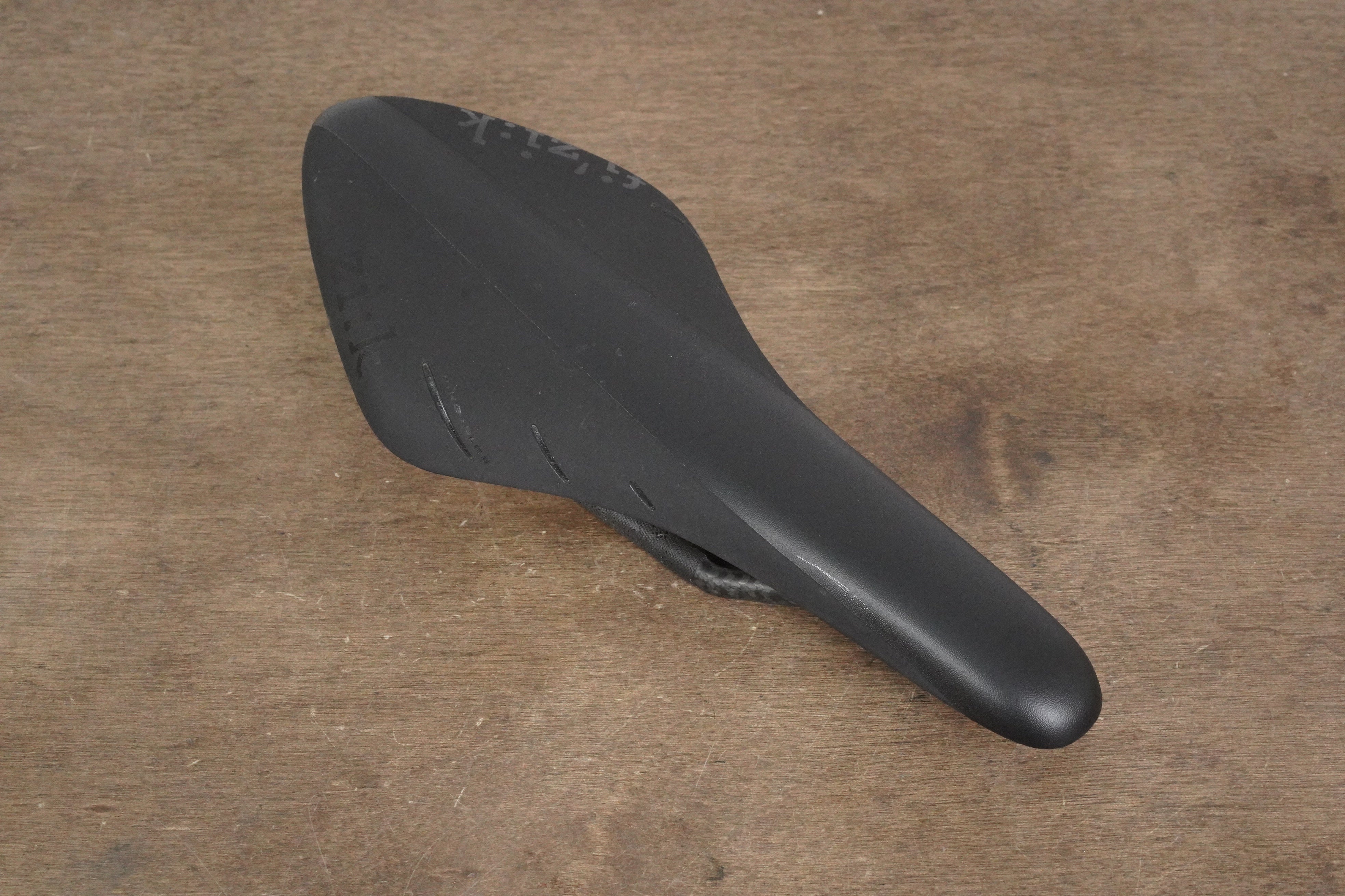 126mm (Regular) Fizik Arione R1 Carbon Rail Road Saddle 176g