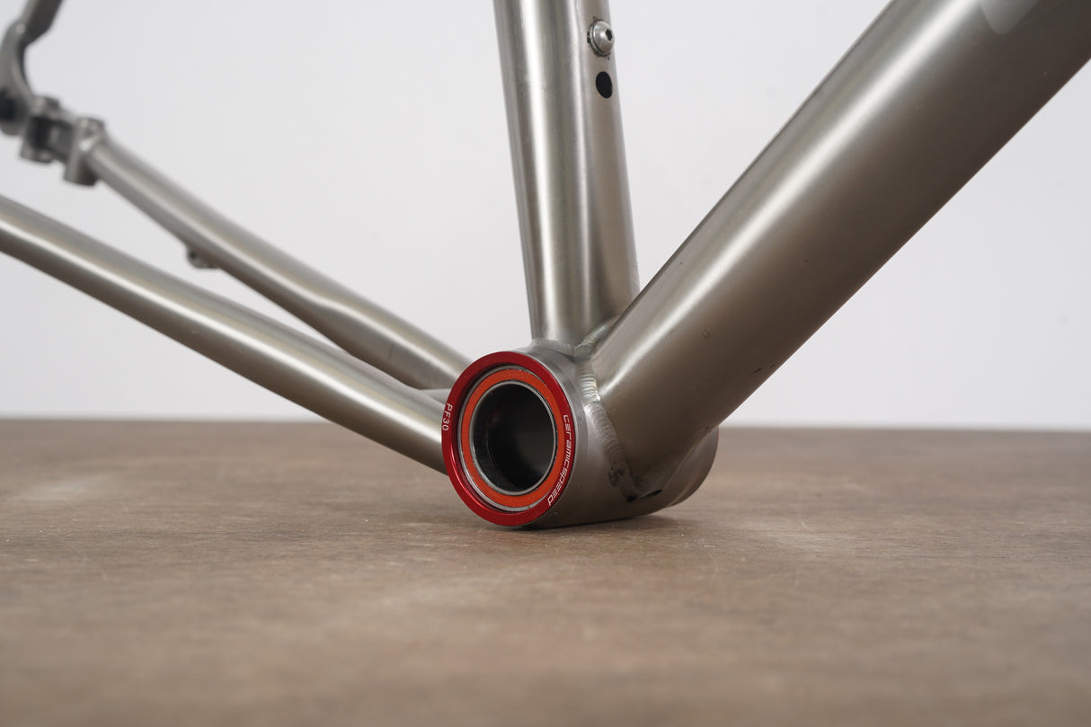 M (Medium) Litespeed Ultimate ENVE Di2 Titanium Disc Brake Frameset