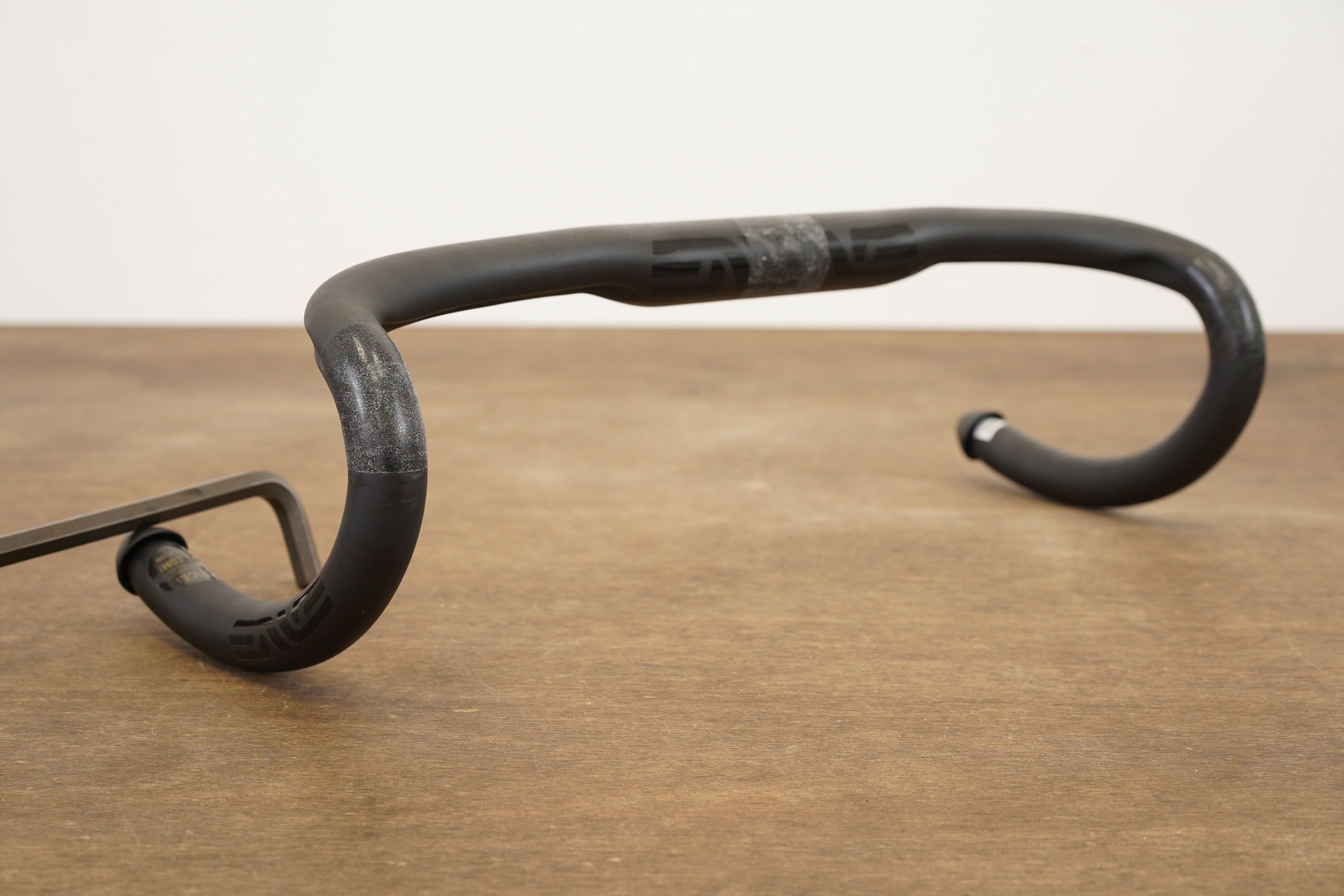 42cm ENVE Carbon Compact Road Handlebar 31.8mm – Elevate Cycling