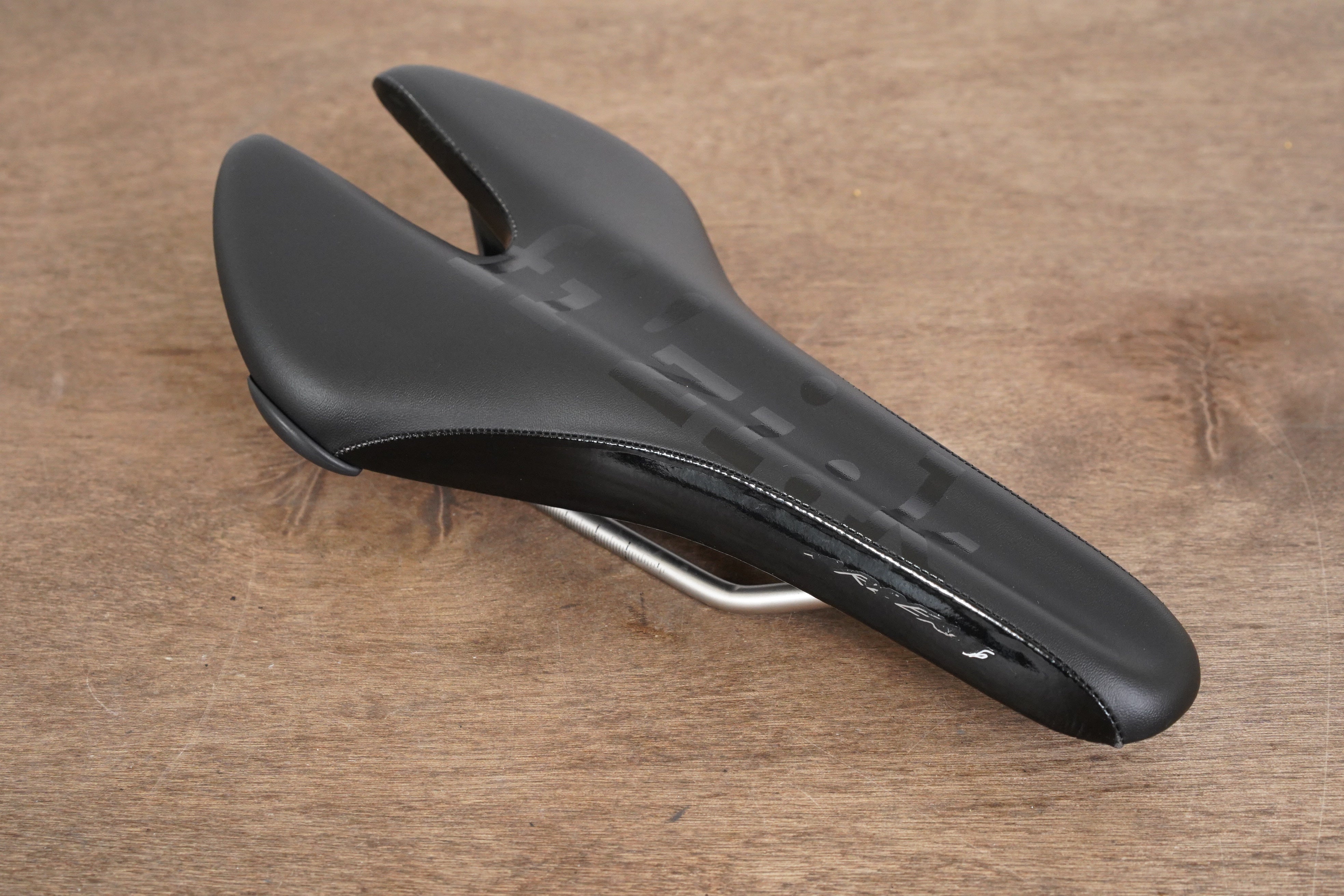 142mm Fizik Ardea VS Manganese Rail Road Saddle 268g Elevate Cycling