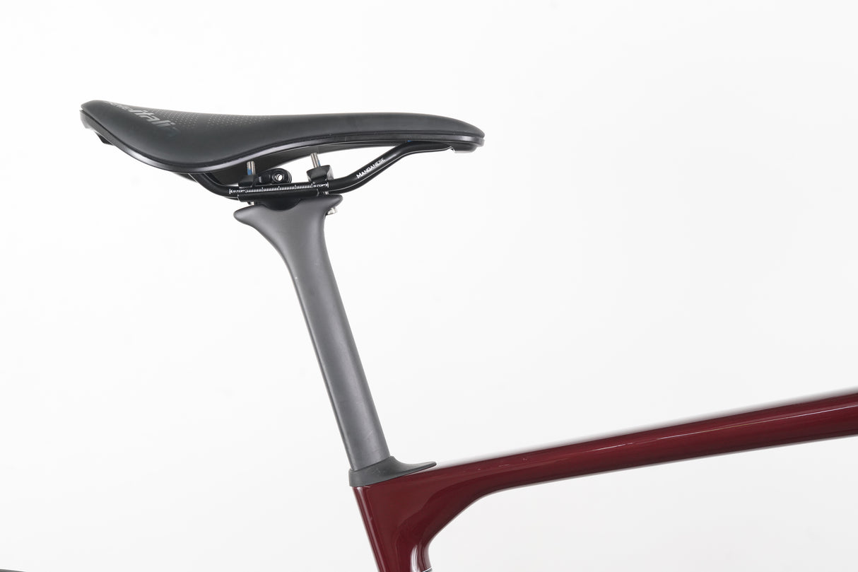 NEW 2025 54cm Cervelo Caledonia 5 Carmine Rival AXS Carbon Disc Road Bike