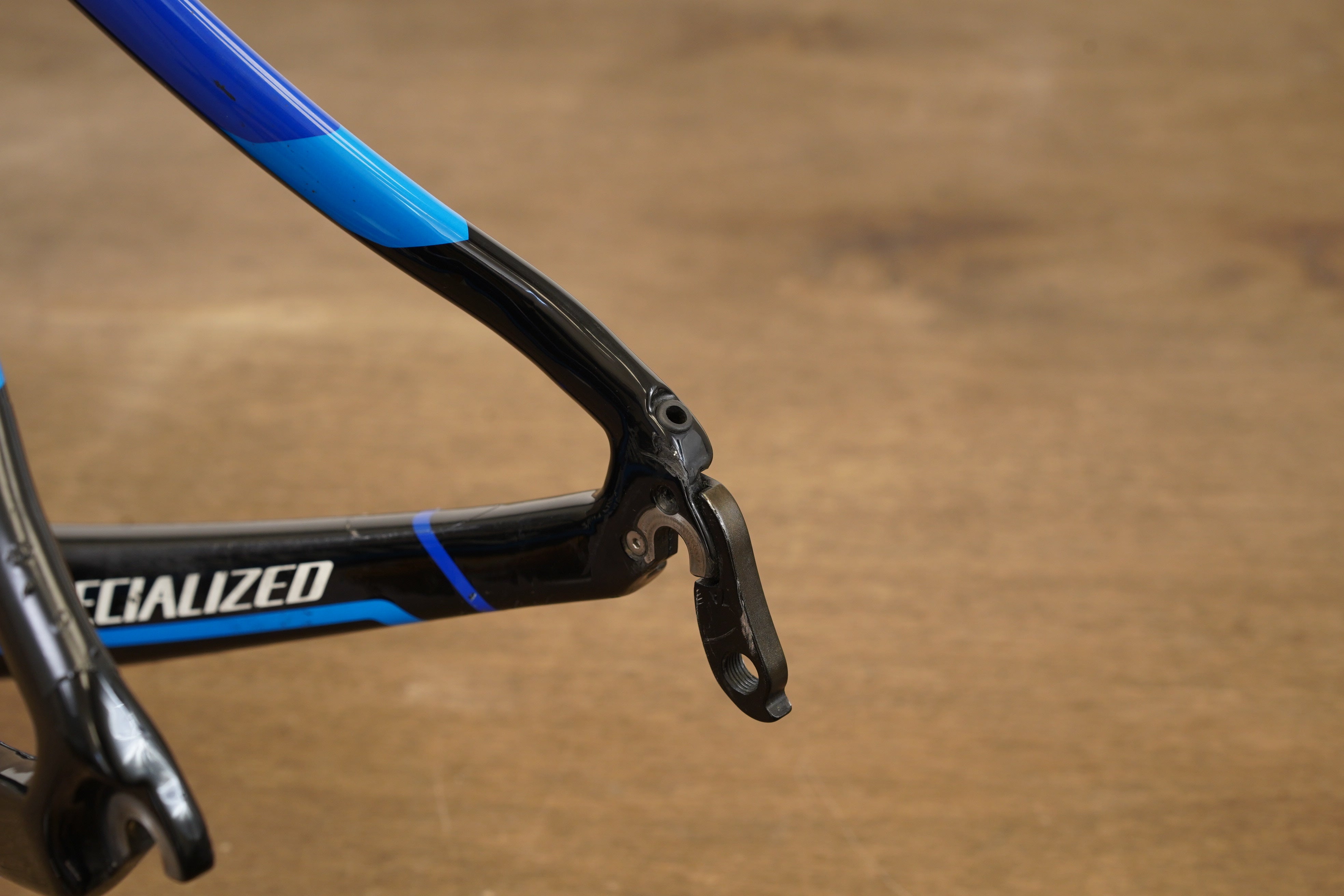 L (Large) Specialized SHIV Comp Carbon Aero Rim Brake Triathlon