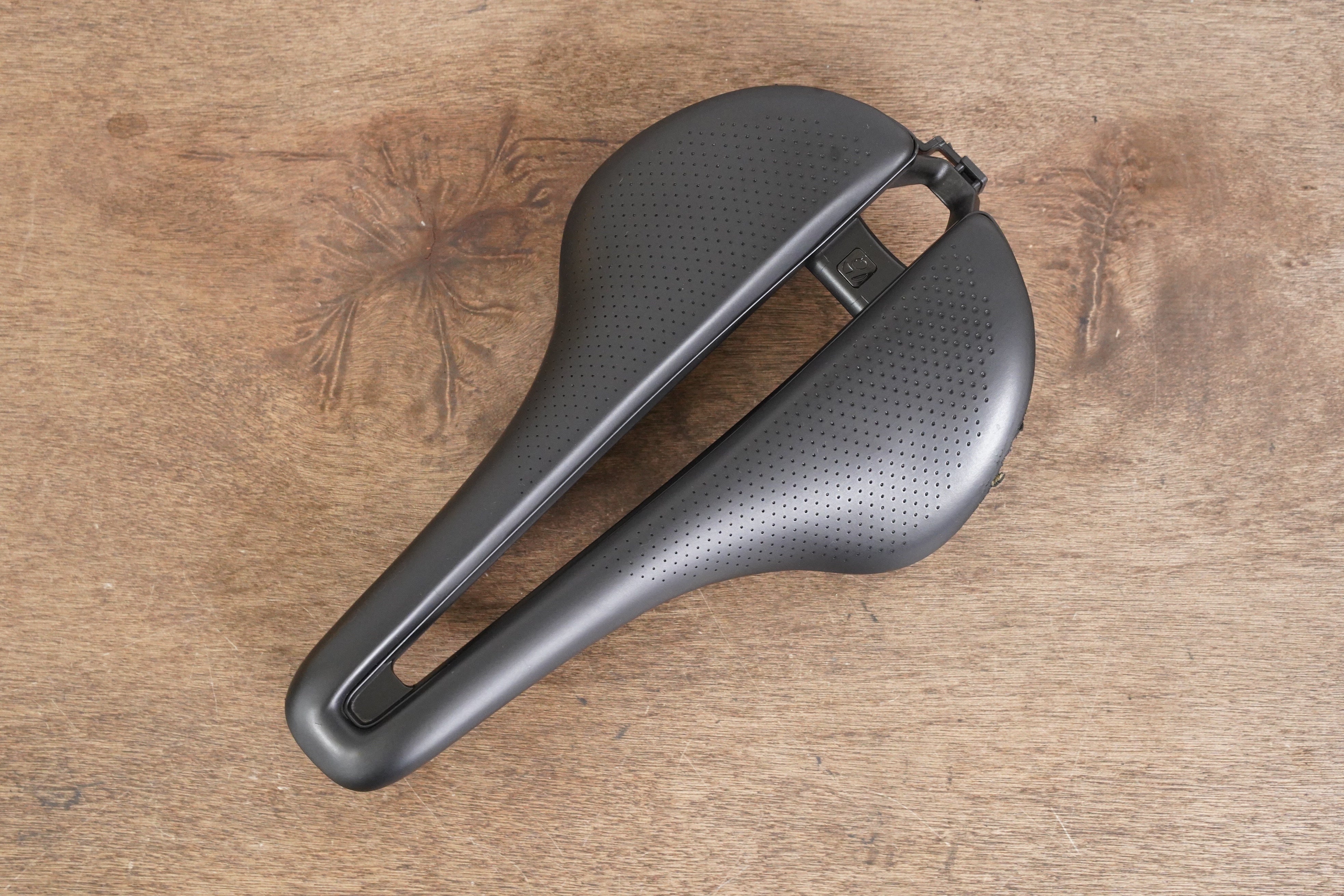 155mm Bontrager Aeolus Pro Carbon Rail Road Saddle 175g Elevate Cycling