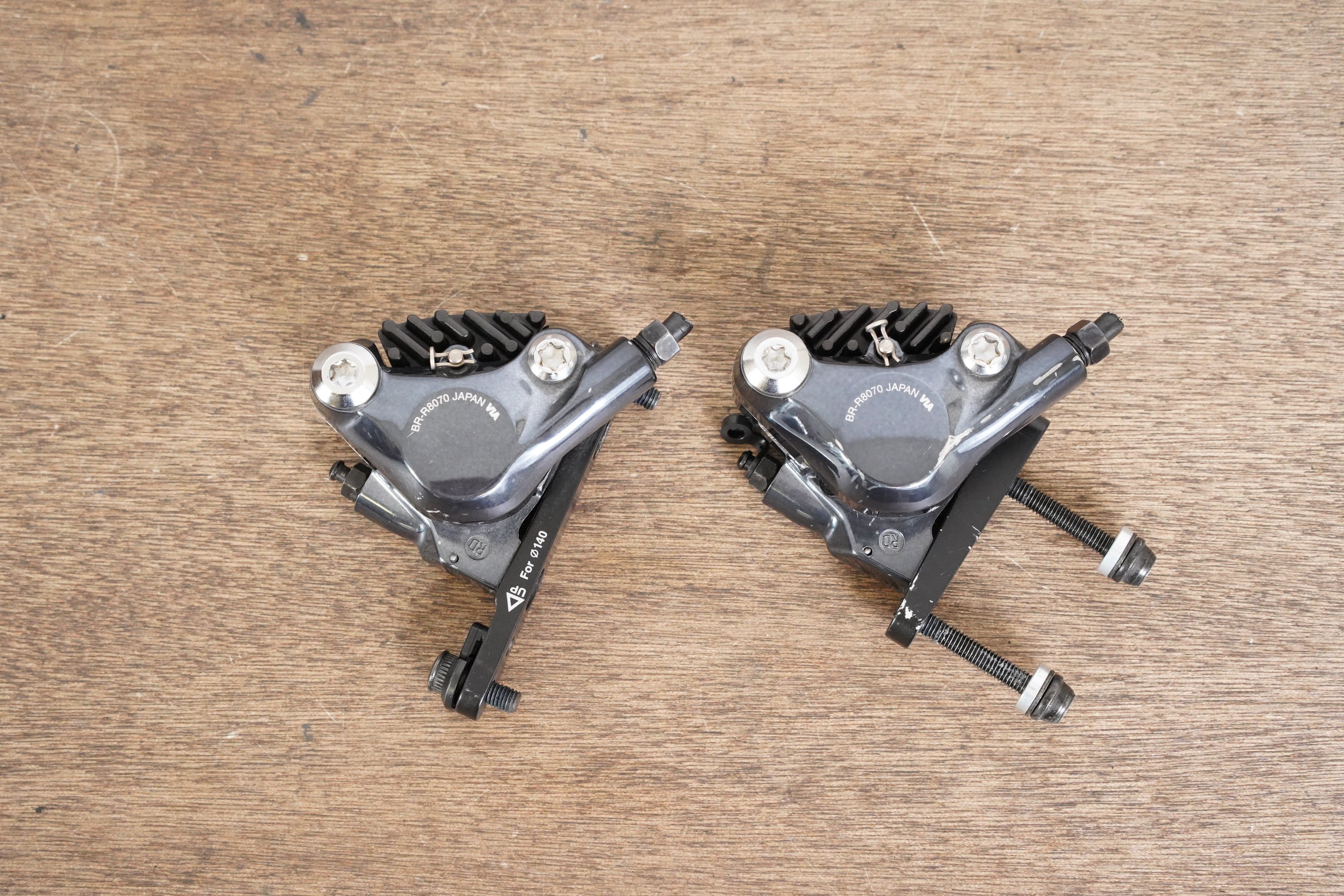 パーツ SHIMANO - SHIMANO ULTEGRA BR-8070 Amazon.com : Shimano Ultegra ST-R8020/BR-8070 Disc Brake and
