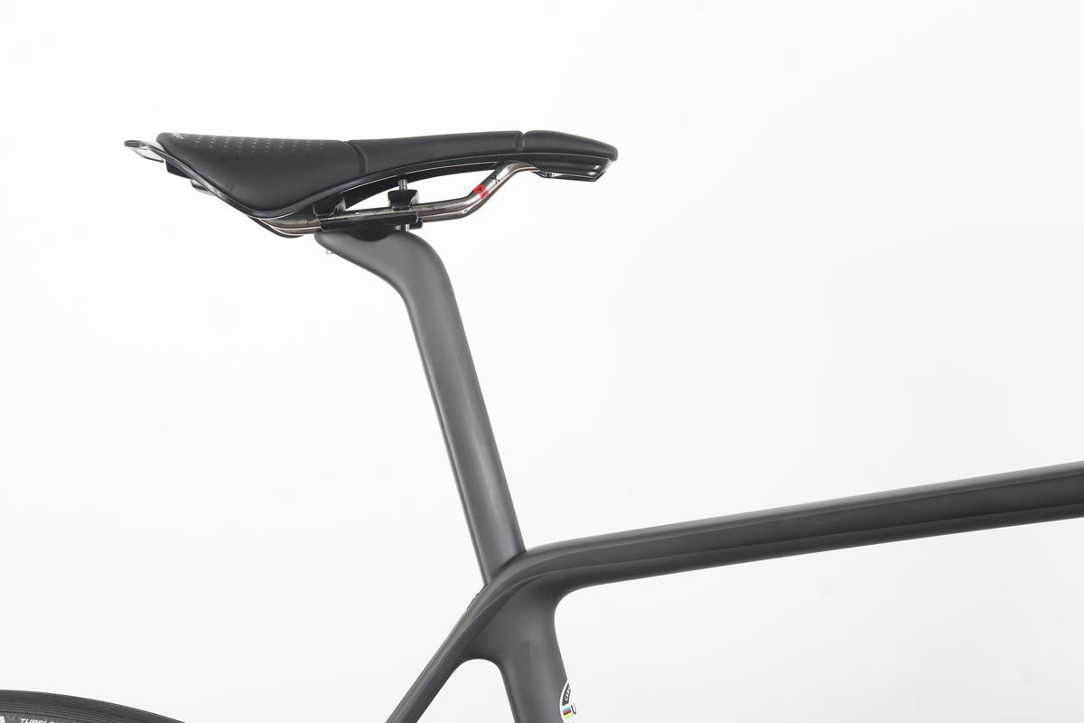 DEMO 2023 58cm Cervelo R5 Black Force AXS D2 Reserve 34|37 Carbon Disc Road Bike