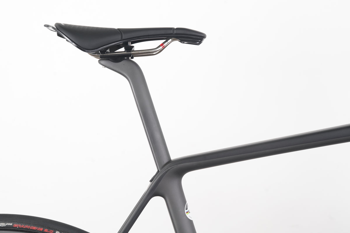 DEMO 2023 58cm Cervelo R5 Black Ultegra R8170 Di2 Reserve 34|37 Carbon Bike