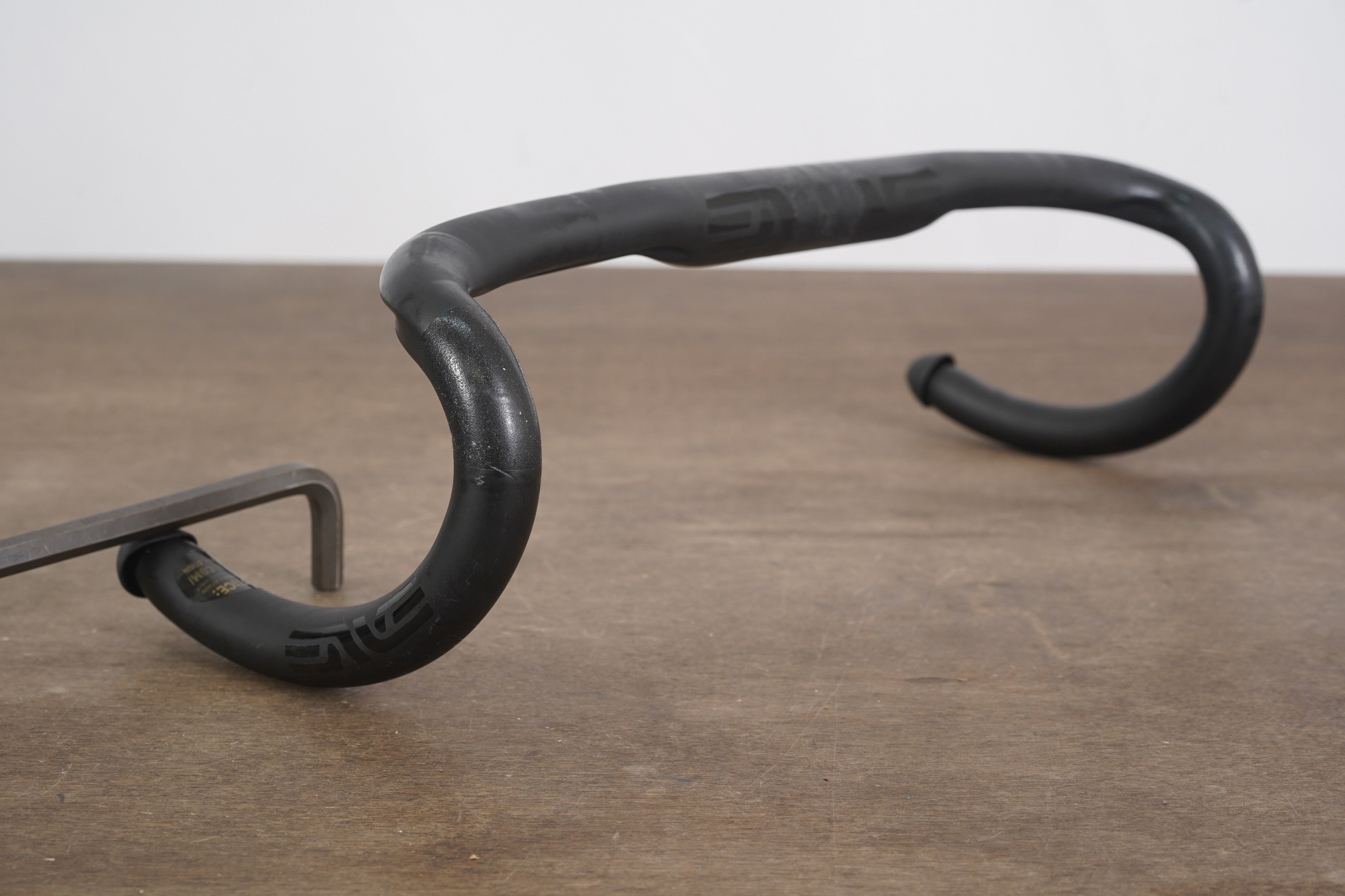 42cm ENVE Carbon Compact Road Handlebar 31.8mm – Elevate Cycling